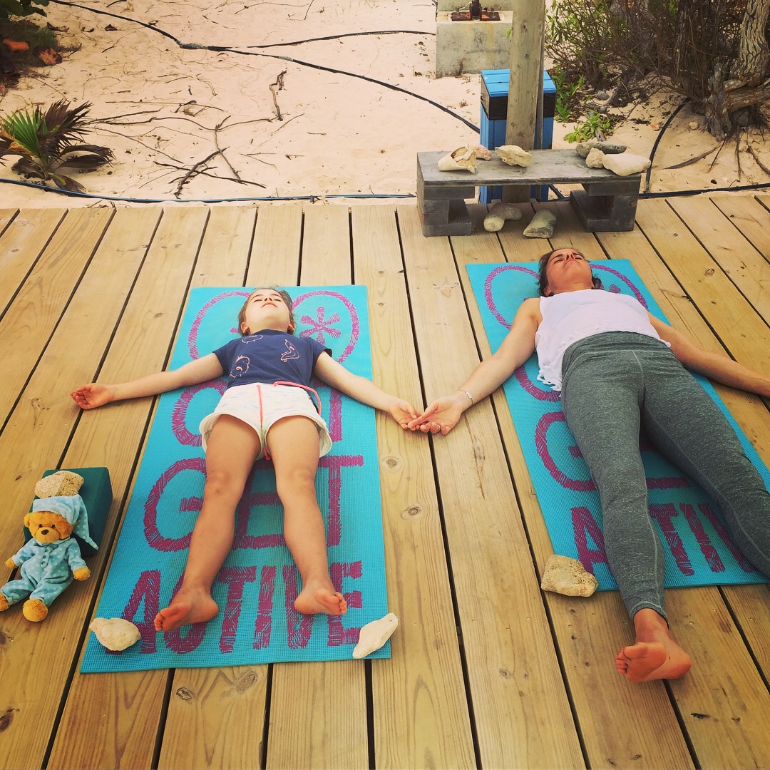 Yoga for mother and daughter Bonaire Yoga at the ocean Jane Bakx Yoga (Copy)