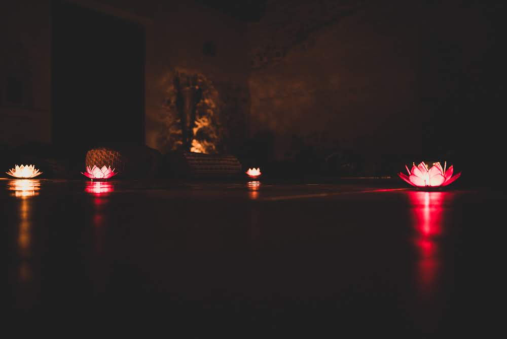 Candles lotus flower 200h Yin Vinyasa Teacher training course Spain Jane Bakx Yoga