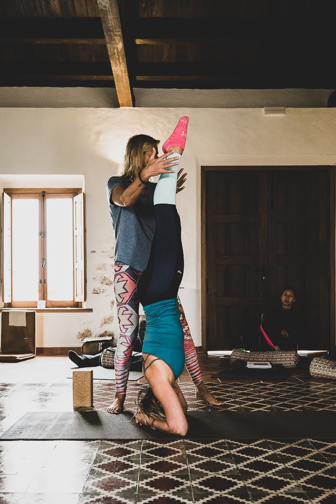 How to adjust headstand sirsasana 200h Yin Vinyasa Teacher training course Spain Jane Bakx Yoga