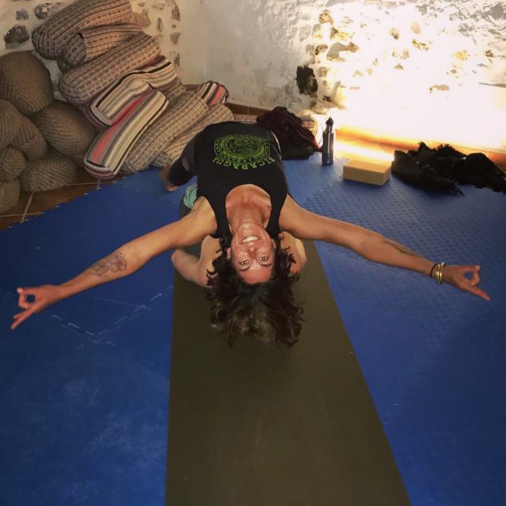 Rock on partner yoga 200h Yin Vinyasa Teacher training course Spain Jane Bakx Yoga