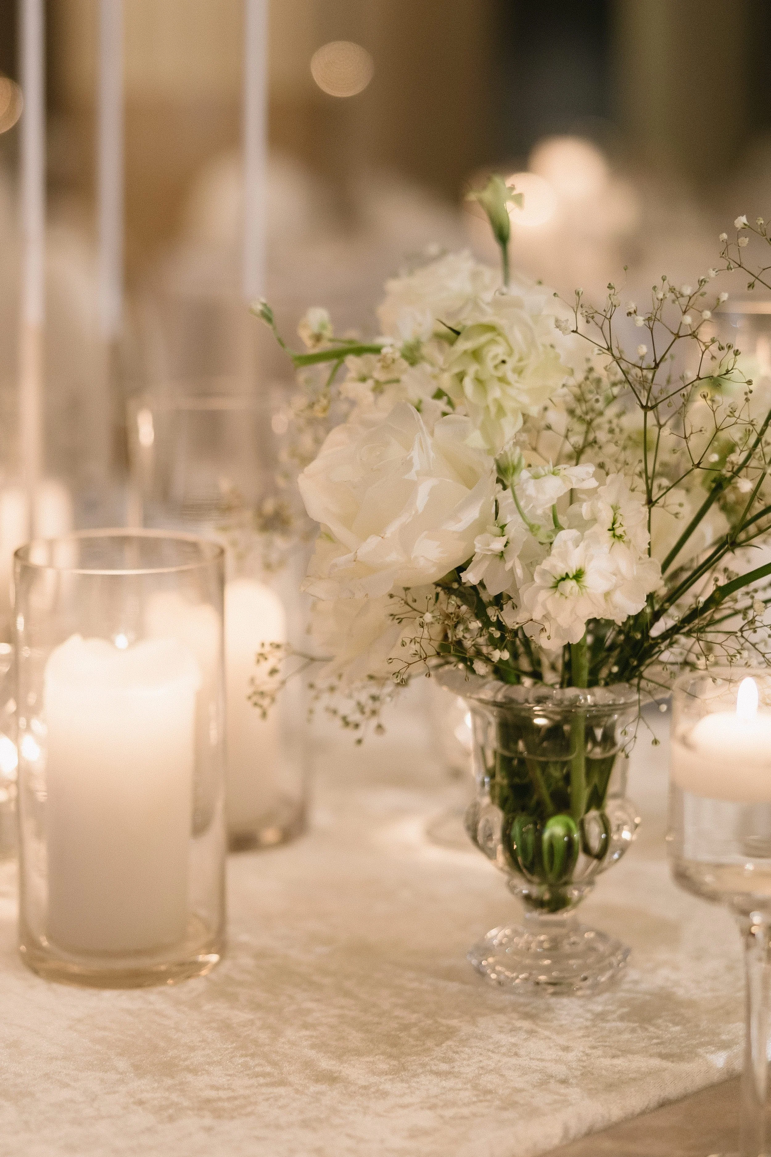 Head table florals at The Corinthian Houston wedding reception