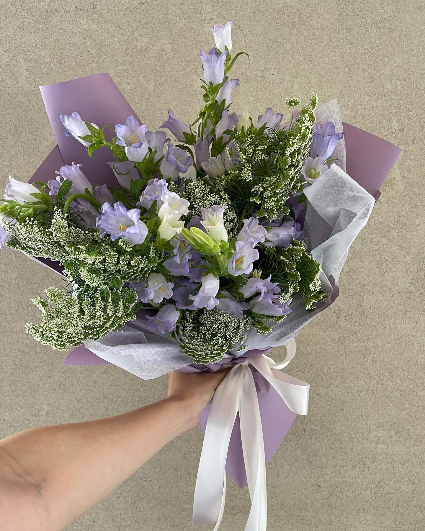 A vision in purple 💜

Here&rsquo;s your sign to send that special someone a bouquet of flowers 💐 

#bellflower #purplebouquet #houstonflorist #houstonflowerdelivery #houstonflowers #houstonflowershop
