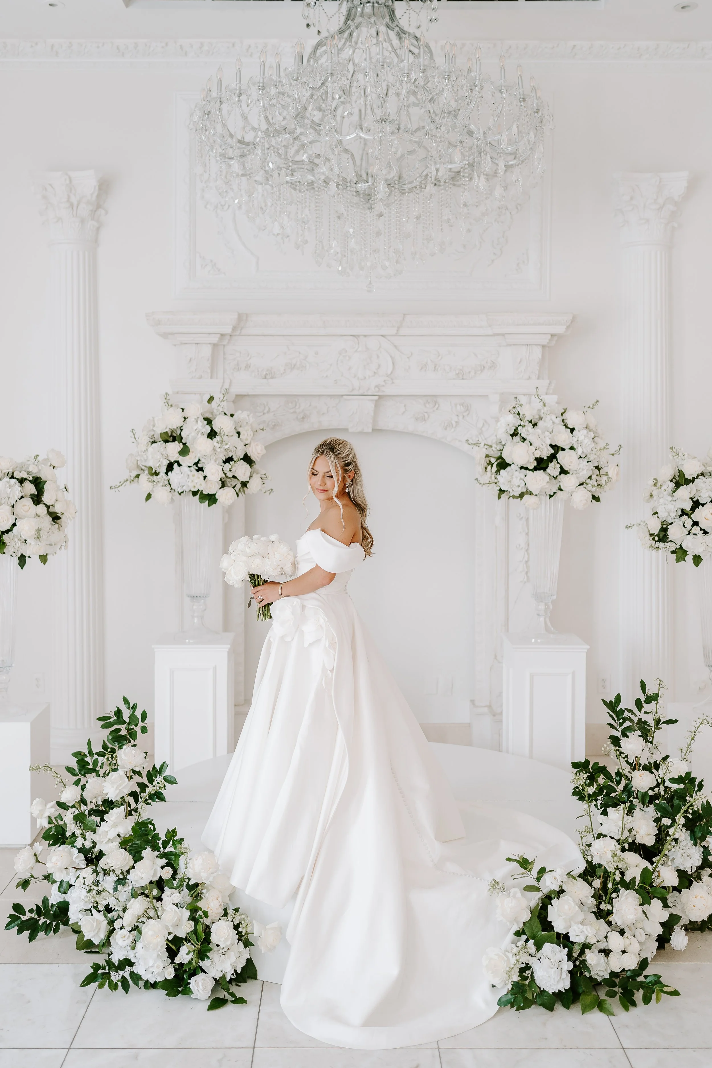 Chateau Nouvelle wedding florist
Chateau Nouvelle florals Houston
Wedding flowers Houston
luxury wedding florist Houston TX