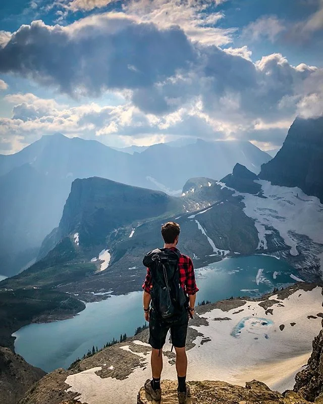 13/50: MONTANA. Lifetime friend, phone mishandeler, and world-class-Creed-impersonator @jeffkallal joined me for Glacier National Park. Hiked 13 miles the wrong way uphill and our legs no longer feel feelings. Photo was taken mid-way through the hike