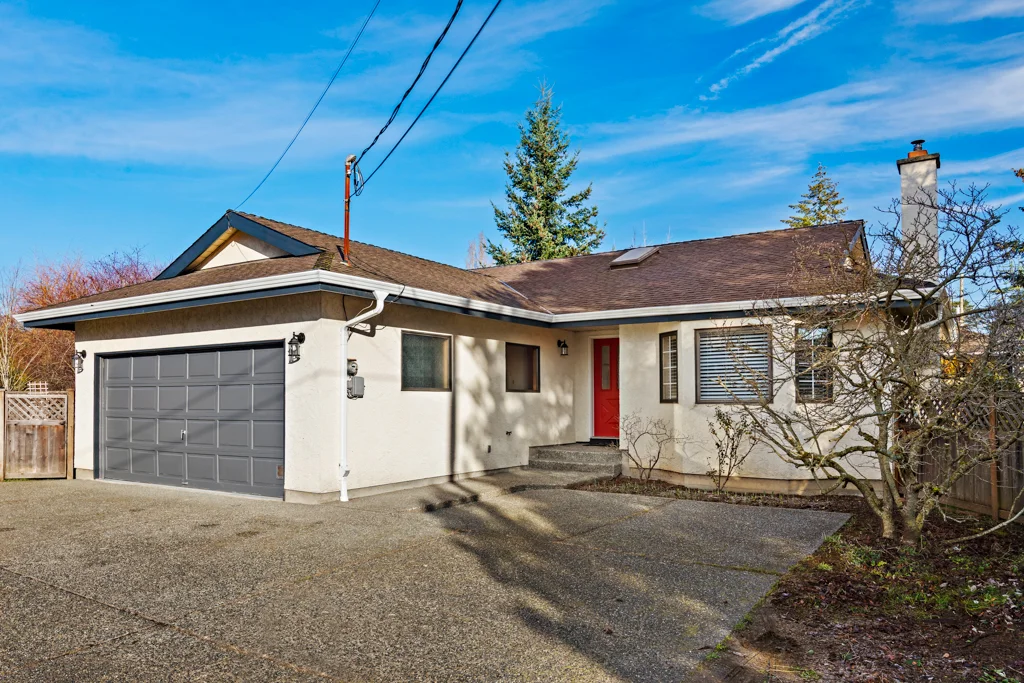 4352 Harder-MLS-19.jpg