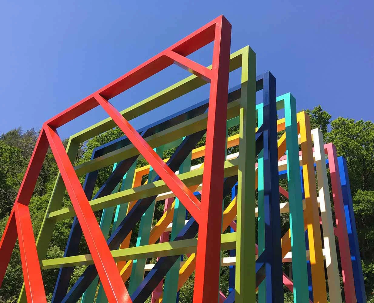 ANATOMY OF COLOUR, 2018 A commission for the Broomhill National Sculpture prize 2018. Exterior gloss paint on timber 200cm x 200cm x 200cm