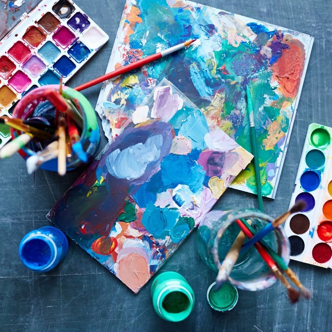 Art therapy offers a variety of materials &amp; techniques to suit your preferences. Find what resonates with you! 

#arttherapy #mentalhealth #selfcare #traumahealing #emotionalprocessing #artheals #creativeexpression #arttherapylife #wellbeingjourn