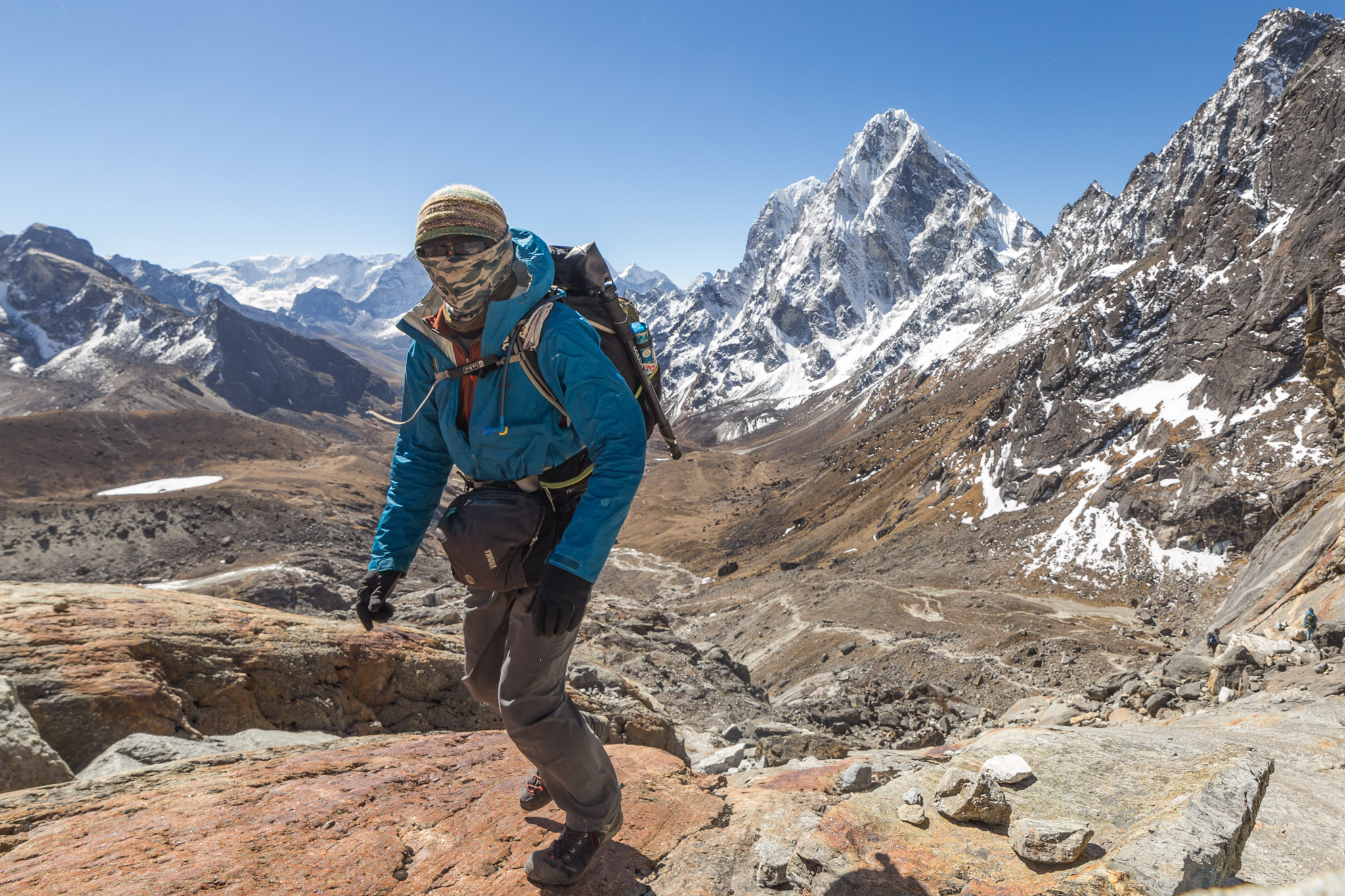 Looks like a tiny bag, but the weight was quite killer (especially with all the snacks) while ascending and at high elevation. Ascending towards the 2nd of the 3 Passes, Cho La (~5,370 m) from Zonglha, 6 April 2017.