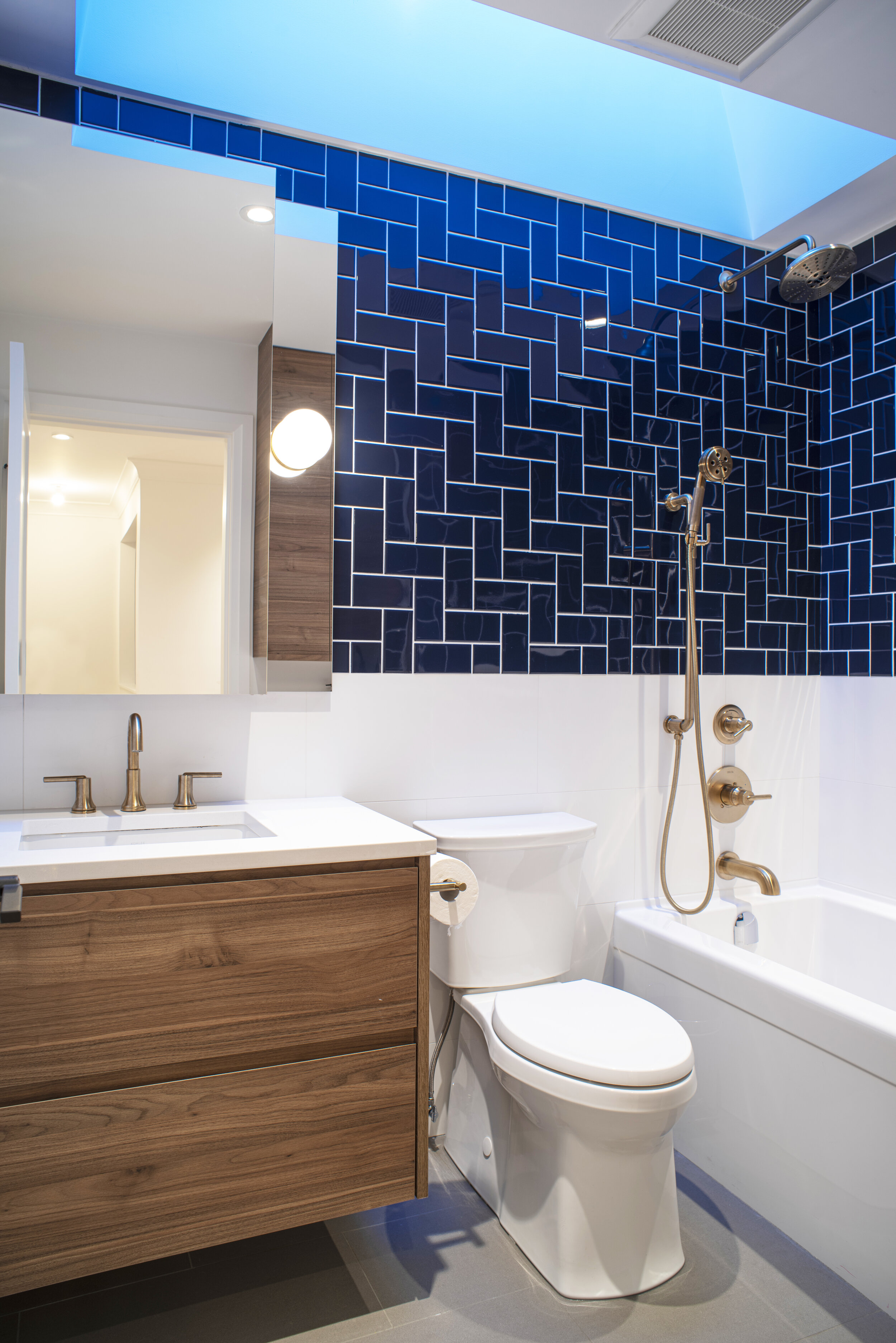 washroom 1 copy.jpg