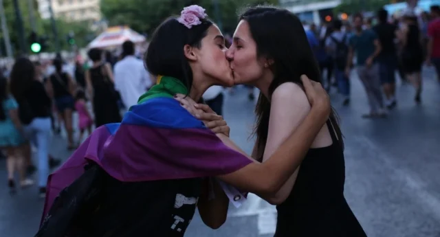 GettyImages-477018624_640x345_acf_cropped.jpg