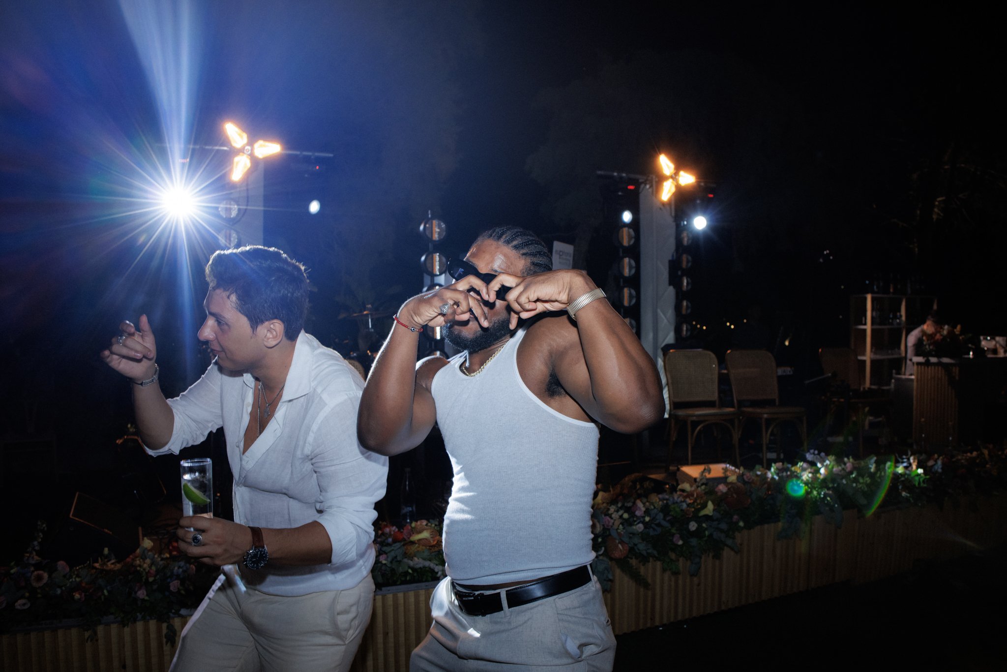 white_on_black_studio_1456.jpg