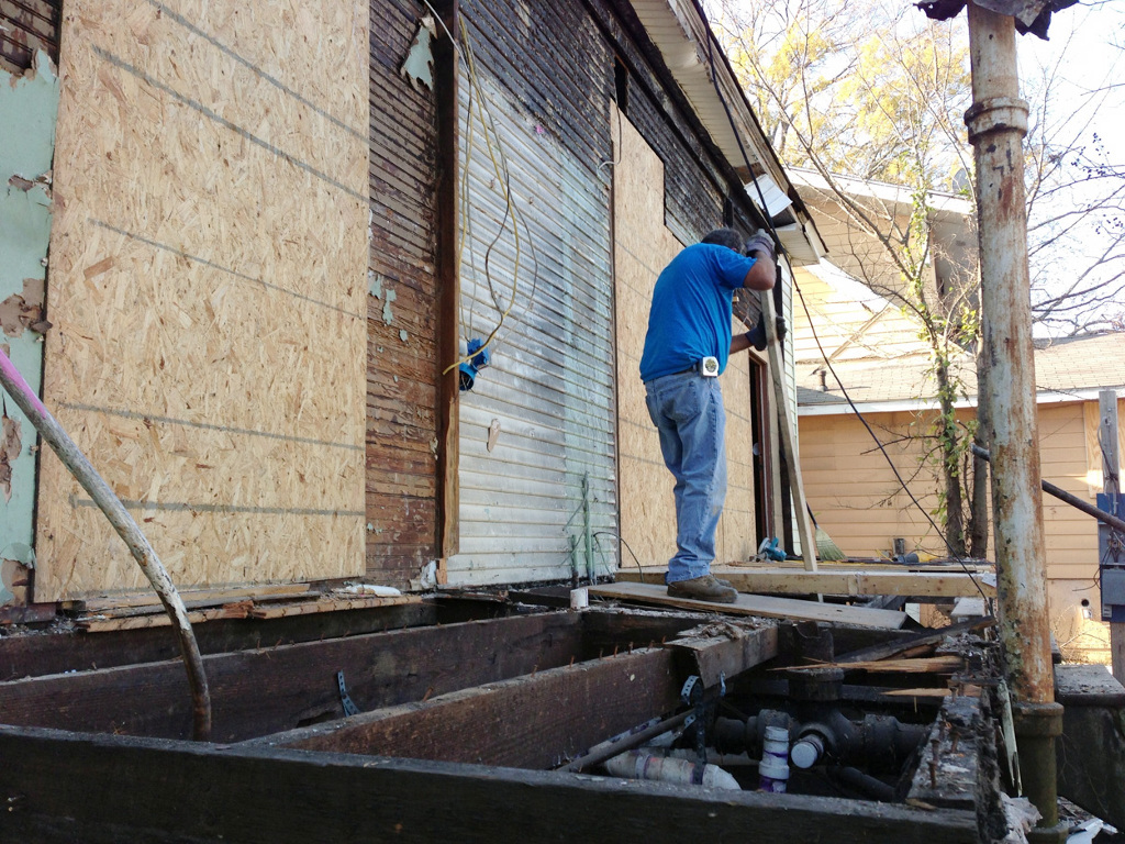ContentImage-11221-275807-house_back_demo.jpg
