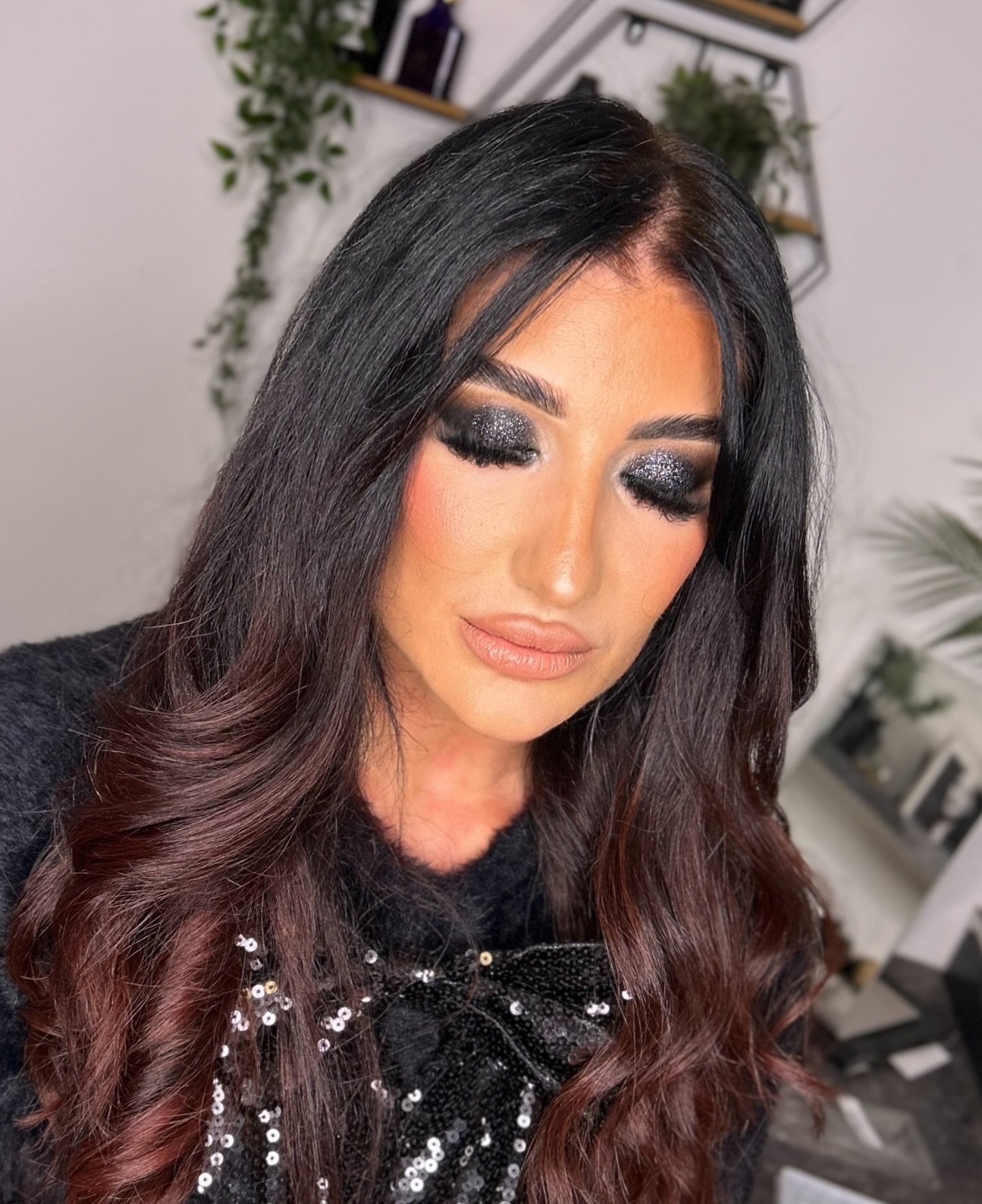 More of my #Christmas #Glam clients from the last few days! Its officially the start of Christmas Party mode now ✨💫
Sleigh the season, with smokey eyes, red lips, shimmer and sparkle! 💫✨
DM for appointments 🥰
&bull;
&bull;
&bull;
&bull;
#makeupapp