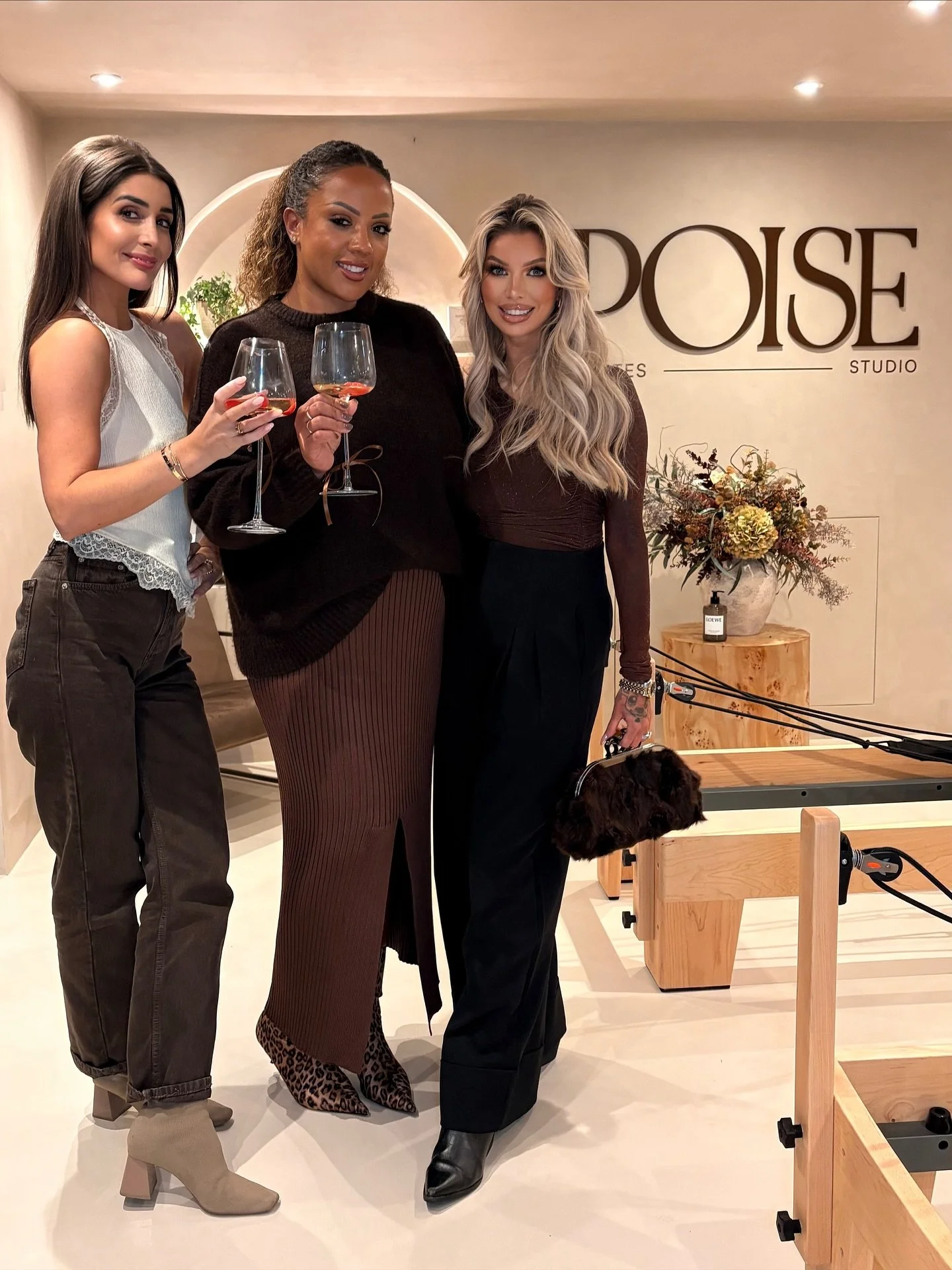 Such a lovely evening celebrating the launch of @melissamorgan_90 ’s beautiful new @poise__pilates Reformer Studio 🤍🤎
So nice catching up with @hannah_a_hazel and @tingy84 too!
If you love Pilates but prefer a more personal, boutique experie
