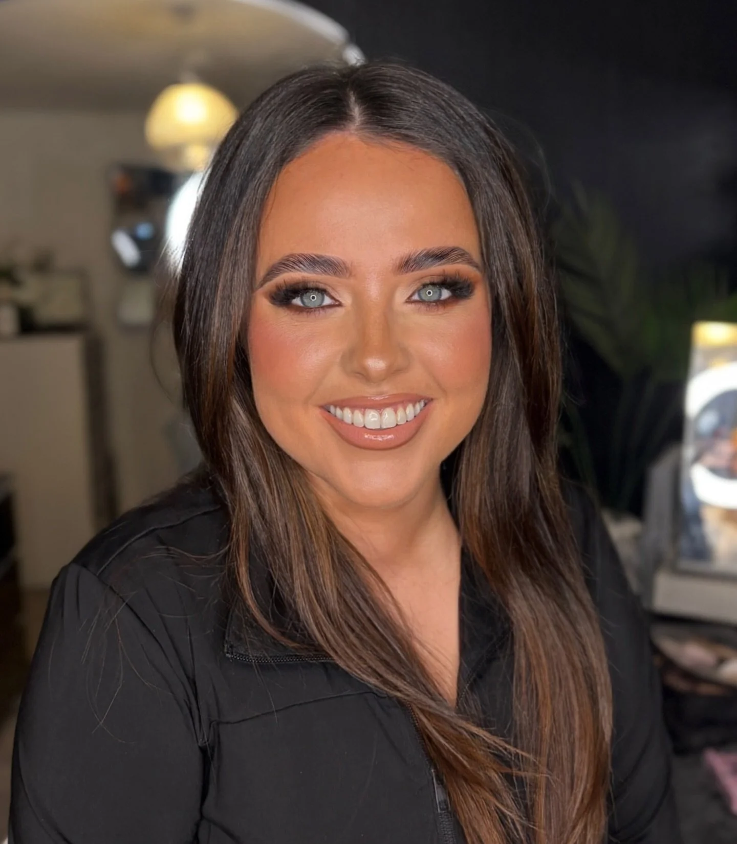 Always a treat to see @laurencarless! Loved her stunning Xmas glam today 🤍💫 #MACGirls4Life

Shop the look, with discount codes:
💄 @lookfantastic LFTFVICTORIAF
✨ @sephorauk VICTORIAFSPH 

❤️Products used:
❤️Foundation:
@esteelauder double wear shad