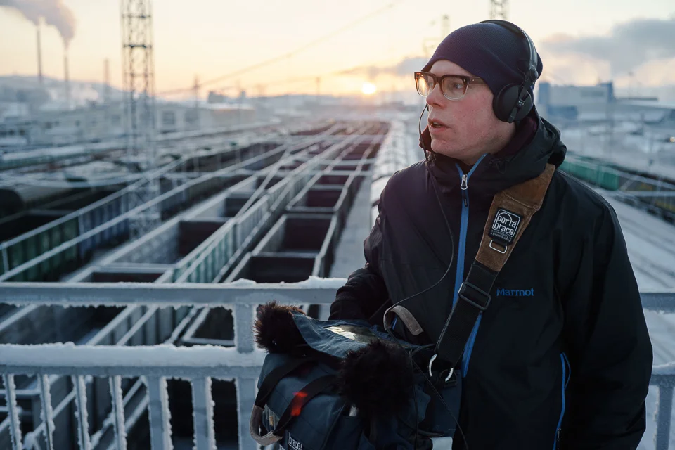 Field Recording Lab ble ledet av lydkunstnerne og komponistene   BJ Nilsen   (bildet) og Petr Makarov. Sammen med unge lydkunstnere fra barentsregionen utforsket de industriområder i Murmansk under festivalen.&nbsp; Foto:&nbsp;Edward Mikrukov 