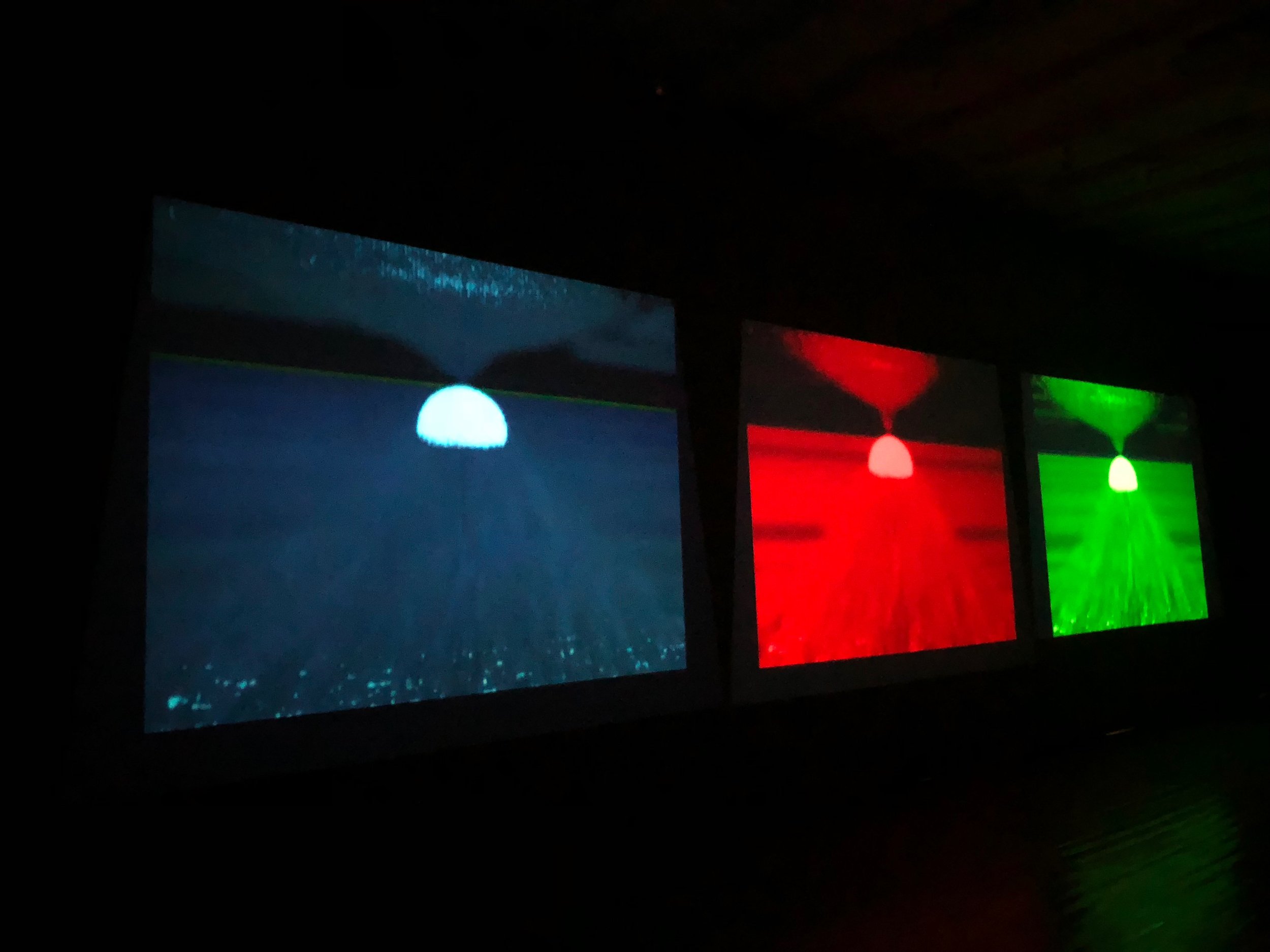  Fra  Tranquil in RGB  (2014), digital video, av Tor Jørgen van Eijk. Foto: Hilde Sørstrøm 