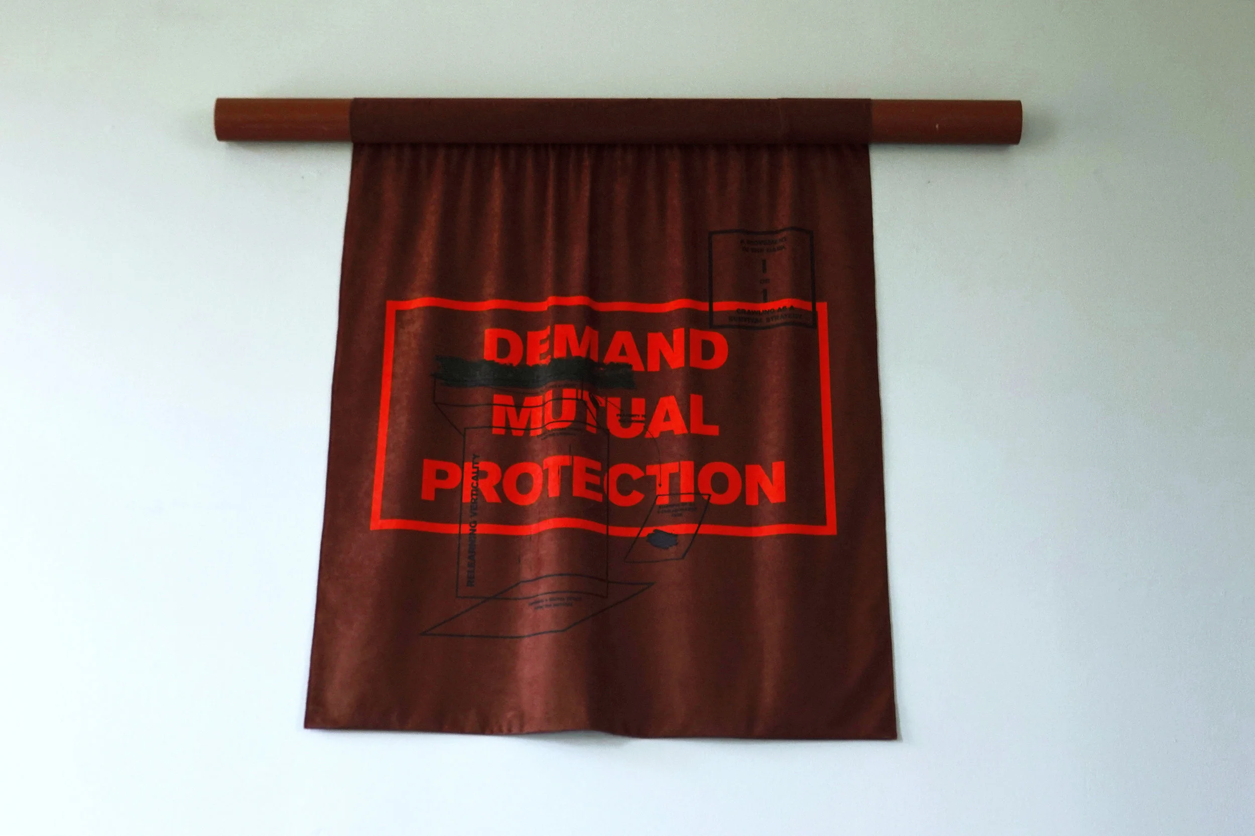 Trykk på brannsikre tekstiler, del av Four infrastructural movements for a burning social body (2019). Foto: Bianca Hisse
