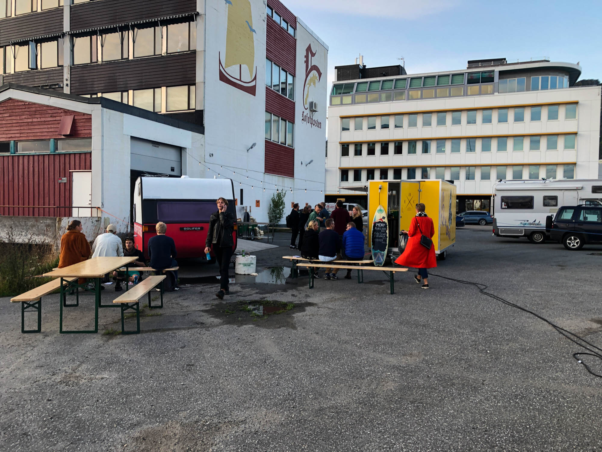  Åpning LIAF 2019. Campingvognen er del sosiale kunstprosjektet  Something for something  (2019) av Katerina Sedá. Foto: Hilde Sørstrøm 