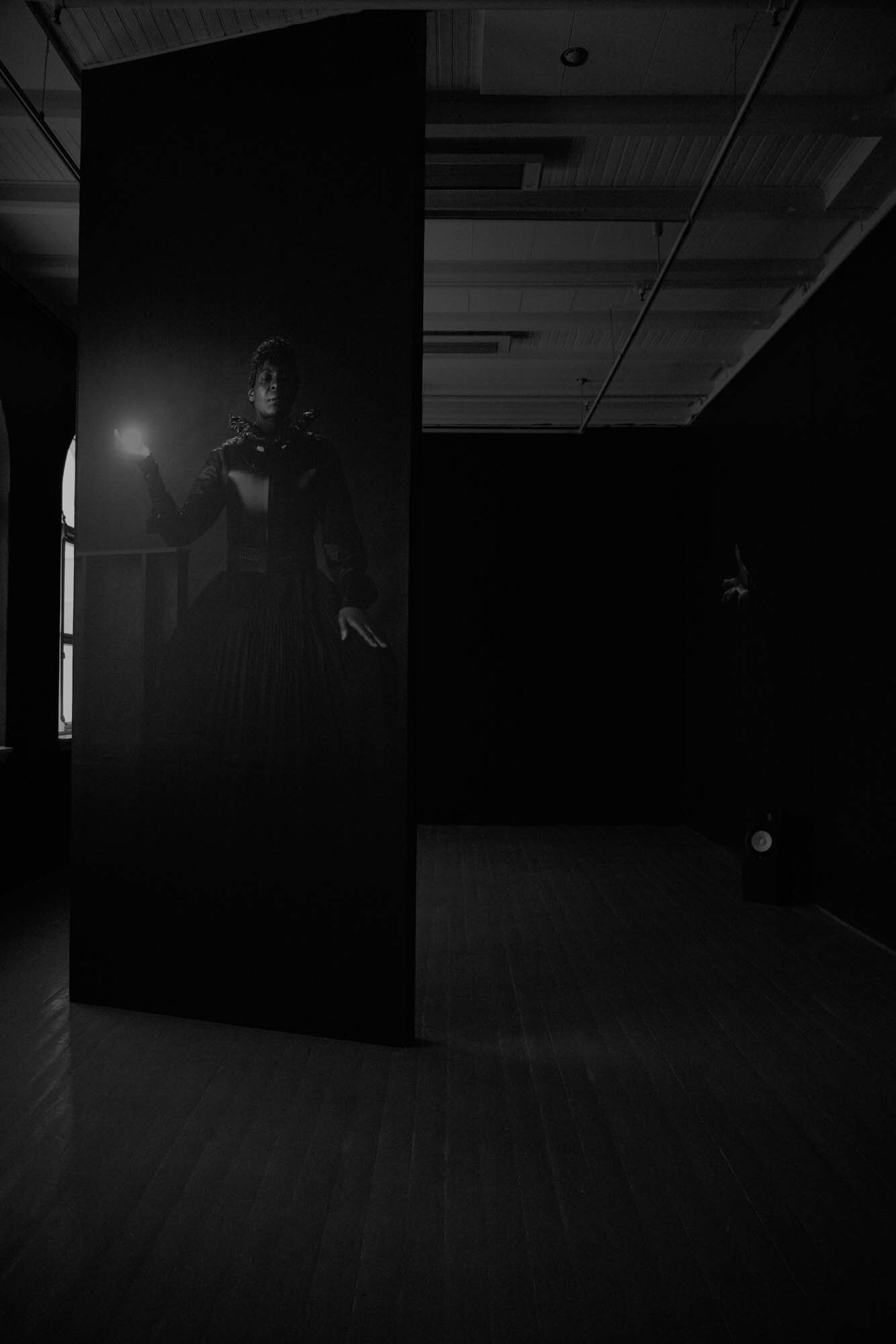  Anouk De Clercq,  Helga Humming  (2019) HD two-channel video, b/w, 9:16, immersive sound, loop. Image courtesy of the artists and Tromsø Kunstforening. Photo: Vsevolod Kovalevskij 