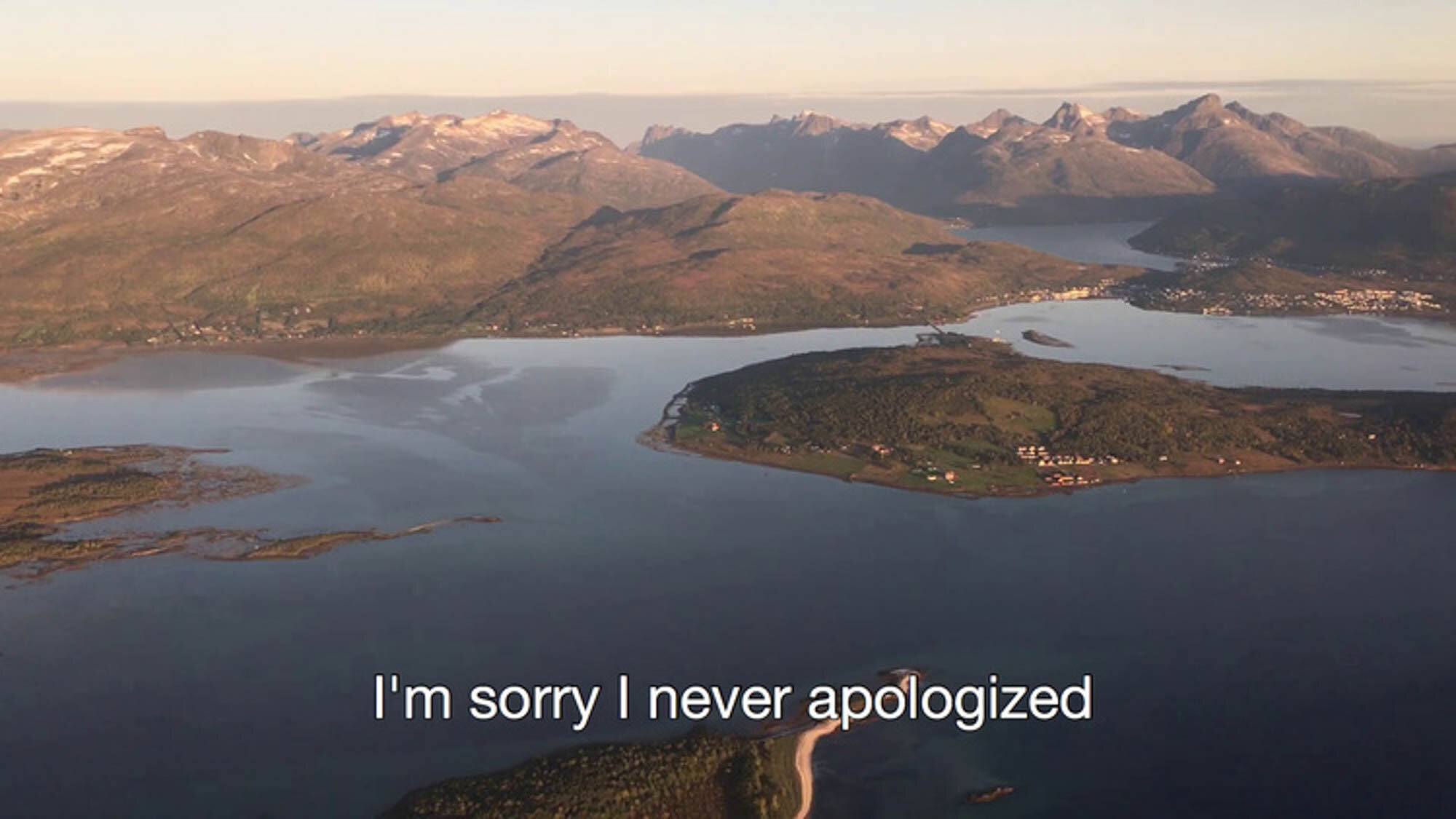  Stillbilde fra  I’m Sorry  (2018), video av  Malin Lin Nordström 