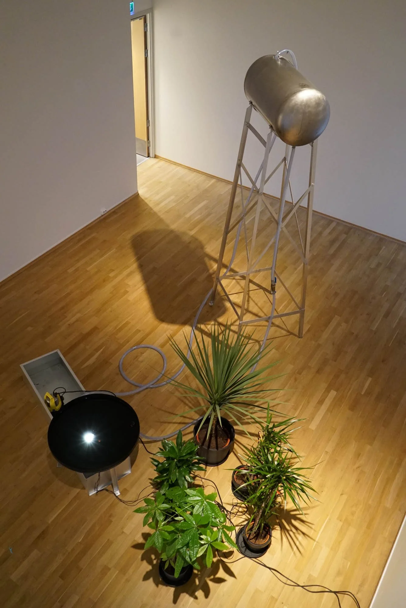   Waterworks  (2015), installasjon av Svein Flygari Johansen. Foto: Therese Lindseth/Nordnorsk Kunstmuseum.  