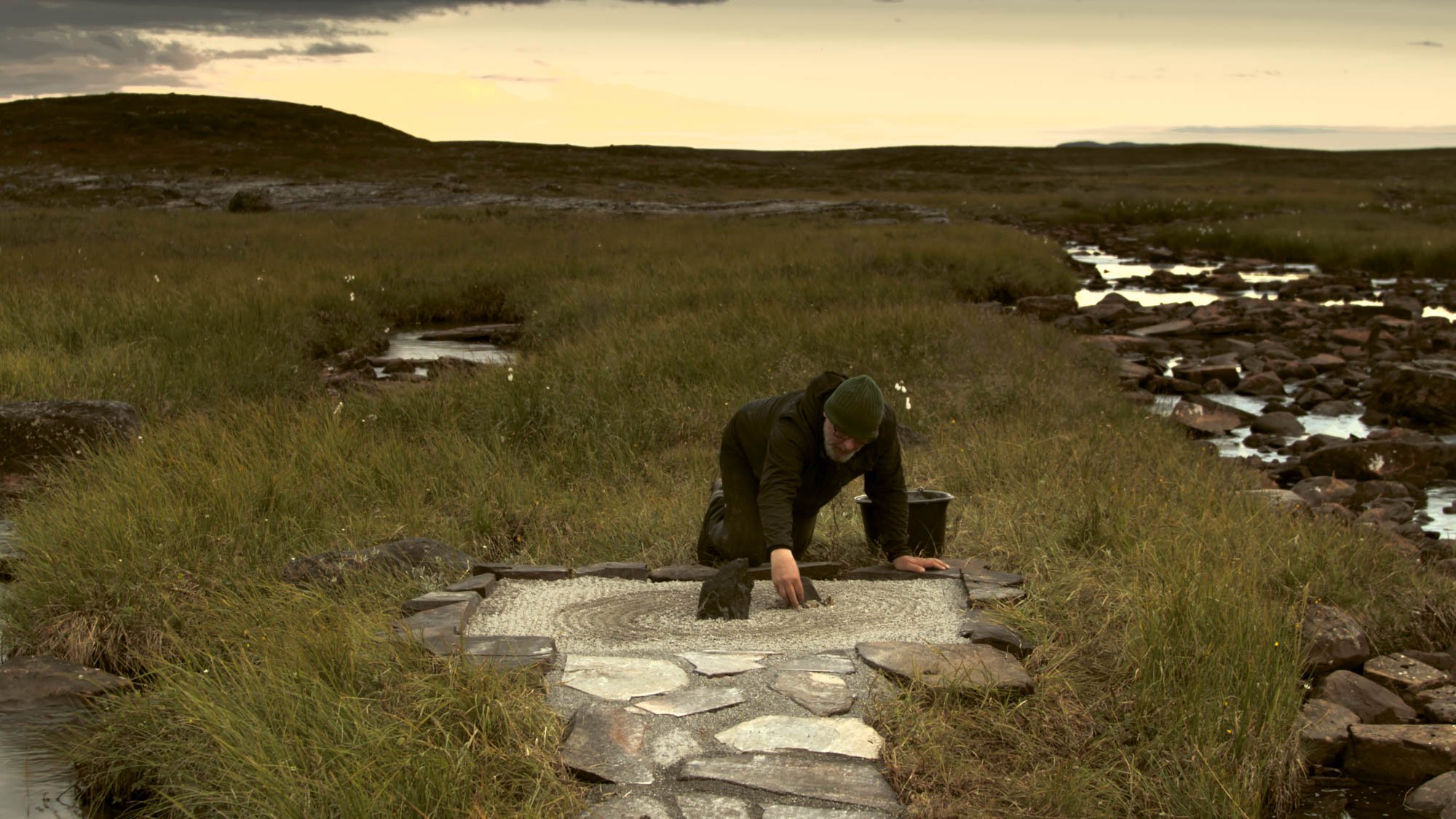  Stillbilde fra  Fjellet  (2020-2021), video av Svein Flygari Johansen. 