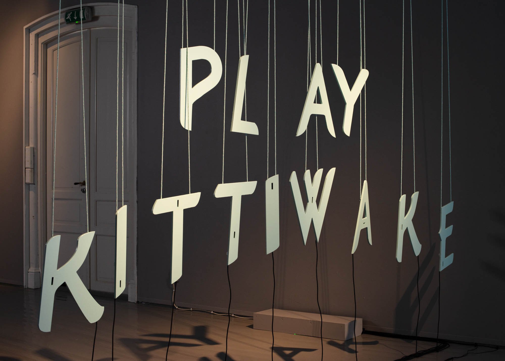   Play Kittiwake  (2012), lydinstallasjon av Elin Már Øyen Vister. Foto: Mihály Stefanovicz/Tromsø Kunstforening 