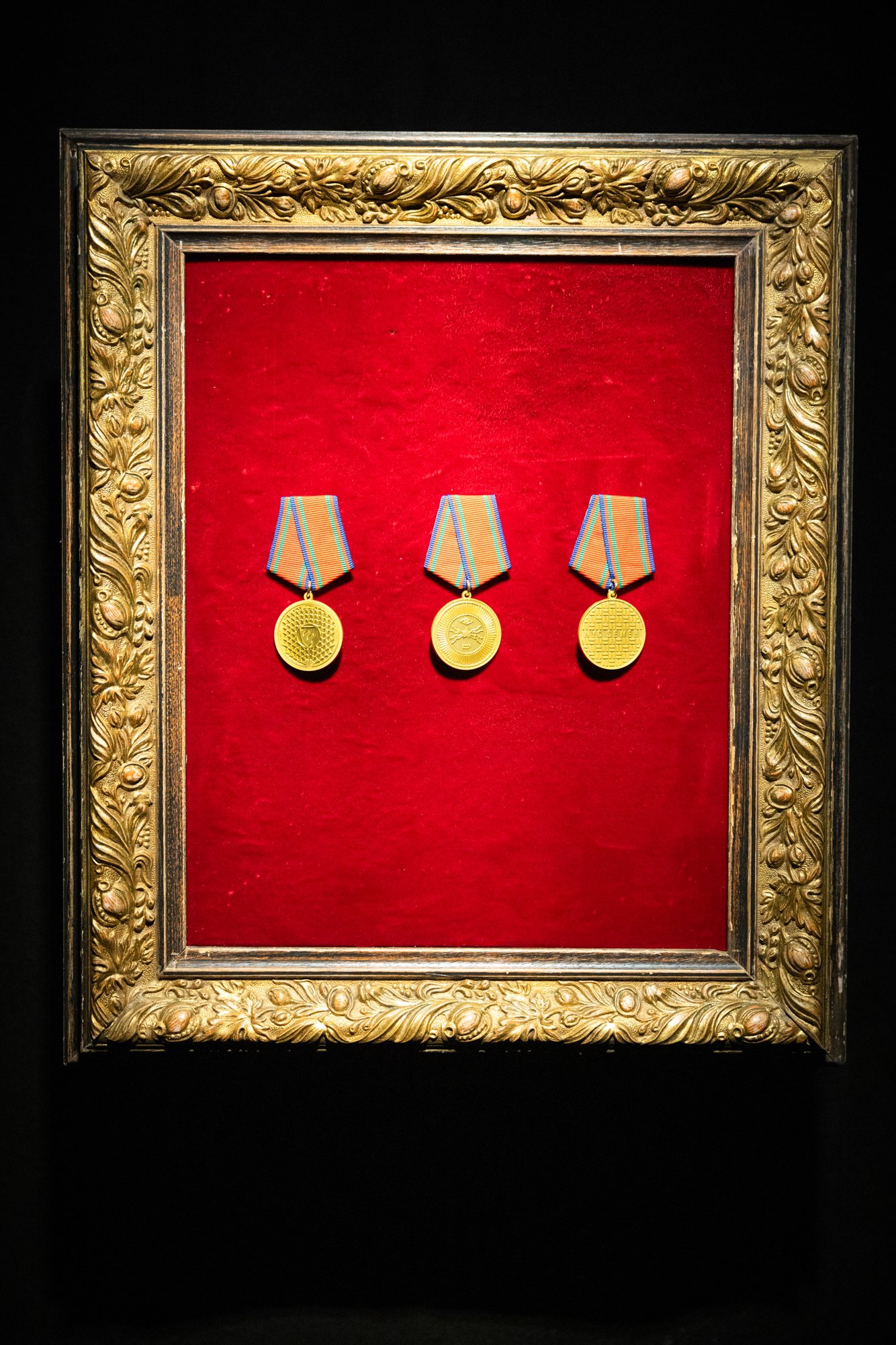   Medals  (2024) av Philipp Guzeev. Foto: Nima Taheri/Pikene på broen 
