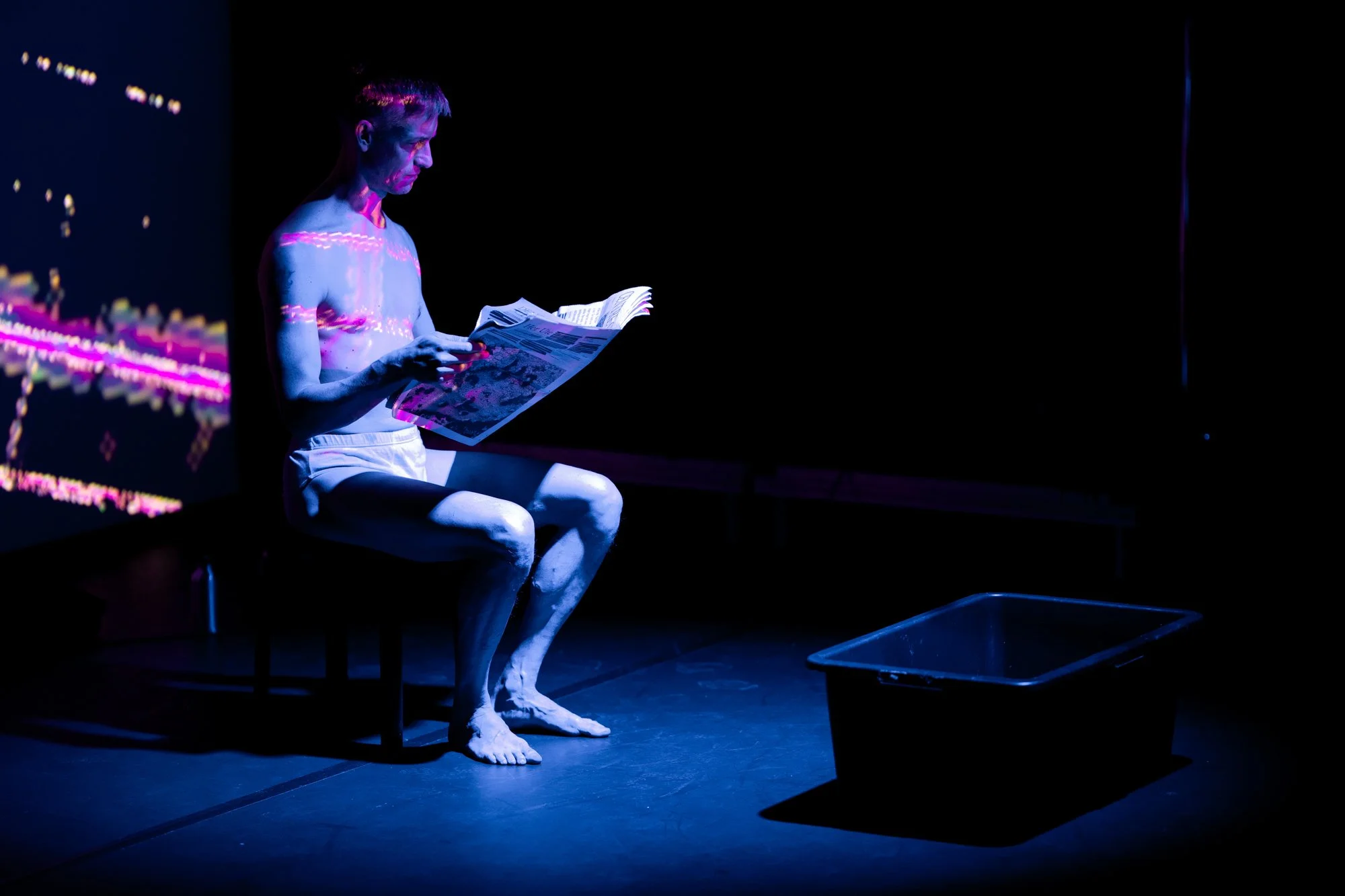  Nikolay Shchetnev, performer in Samovar Theater’s  Transitions / Distortions , photo from Vårscenefest 2024 in Tromsø. Foto: Sebastian Wilches  