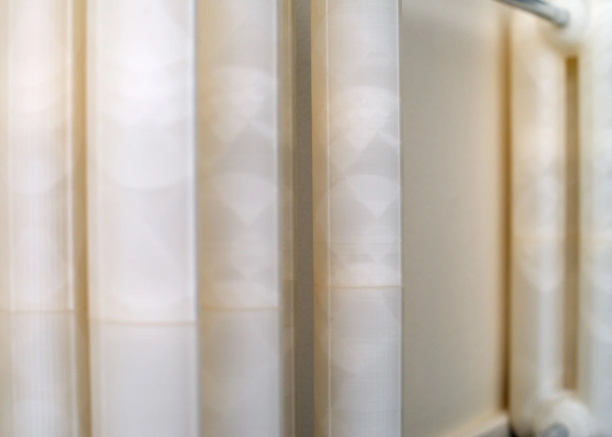 Uleste spådommer (2024), detalj, av Sunneva Elvarsdóttir. Foto: Mihály Stefanovicz/Tromsø Kunstforening
