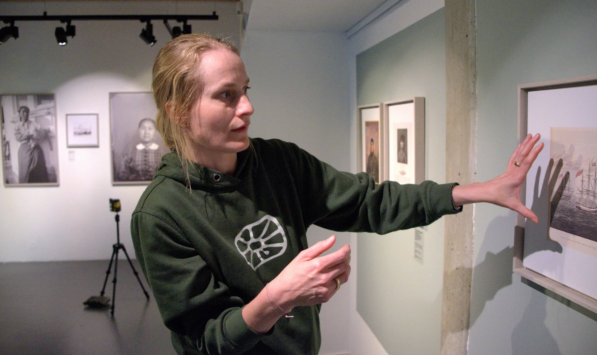 Ingeborg Høvik is curating this year's festival exhibition  Visualizing Arctic Voices  at   Riddu Riđđu Festivála .  Høvik is an associate professor of art history at UiT the Arctic University of Norway and the project manager of the UiT reserach gr