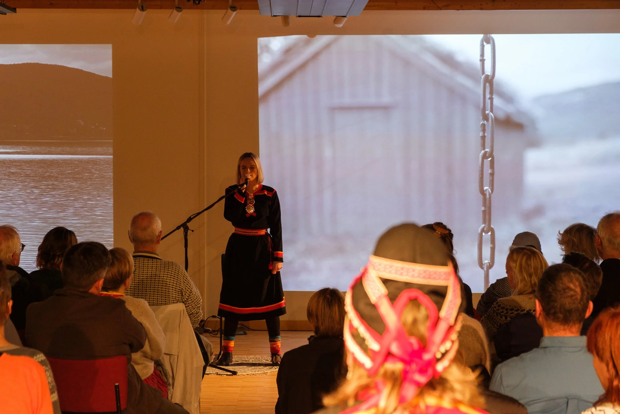  Risten Anine Gaup performing. Foto: Gunnar Holmstad 