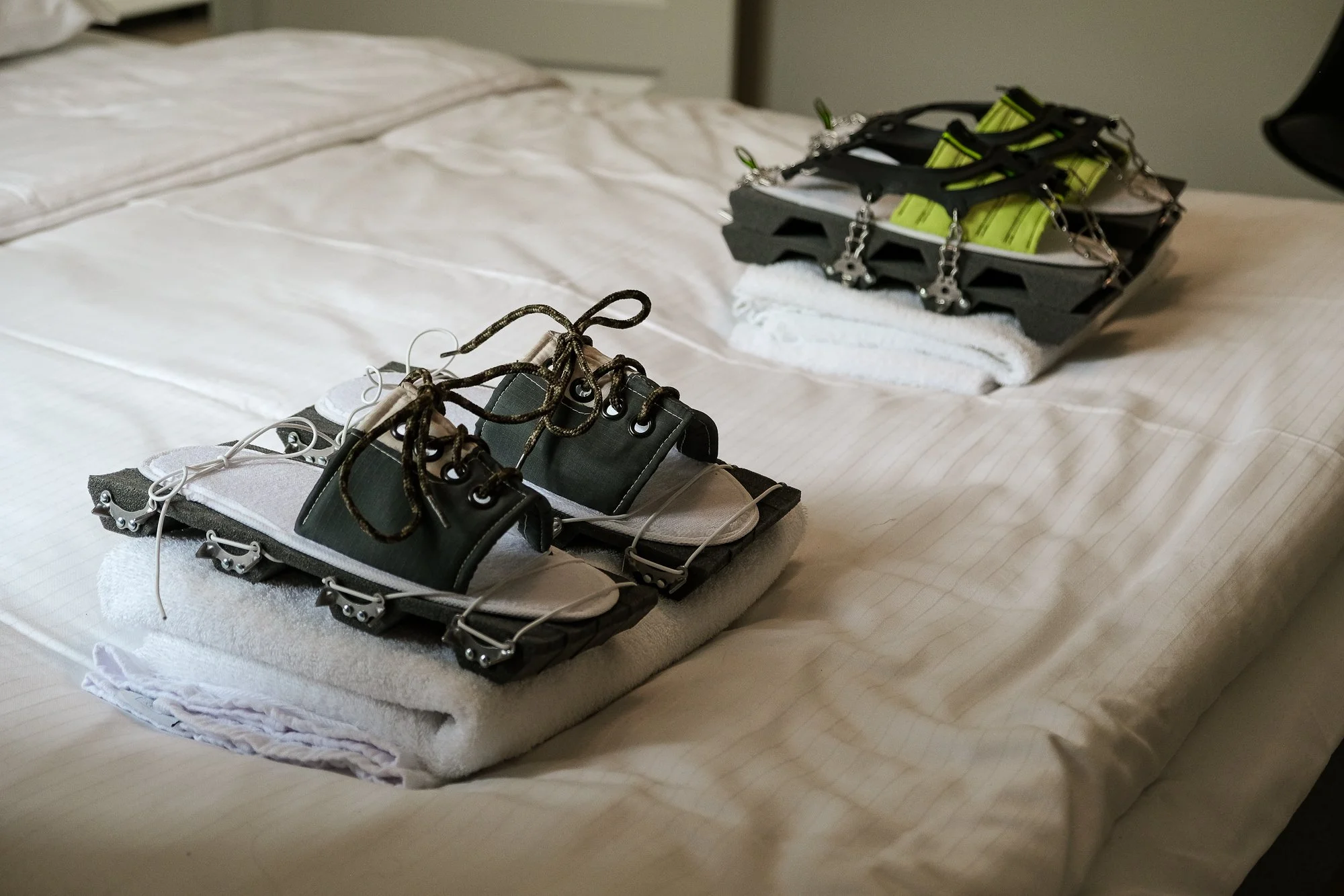   Authentic Tourist Slippers  (2024) av Mathilde Stubmark. Foto: Magnus Skei Holmen 