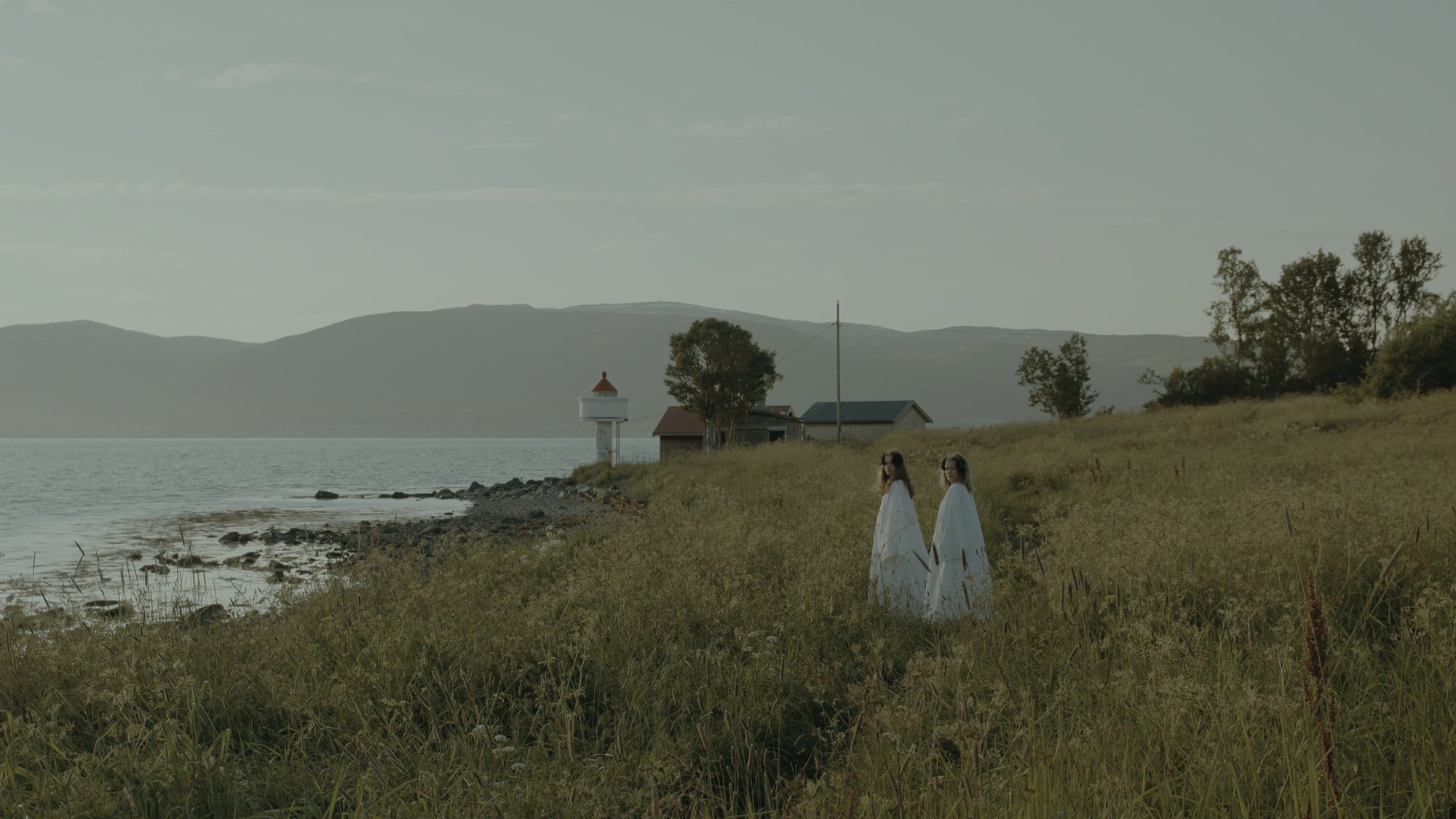   Choreographies towards loss  (2024) 4K video, stereo lyd, 60 min, stillbilde. Foto: Irene Kaltenborn 