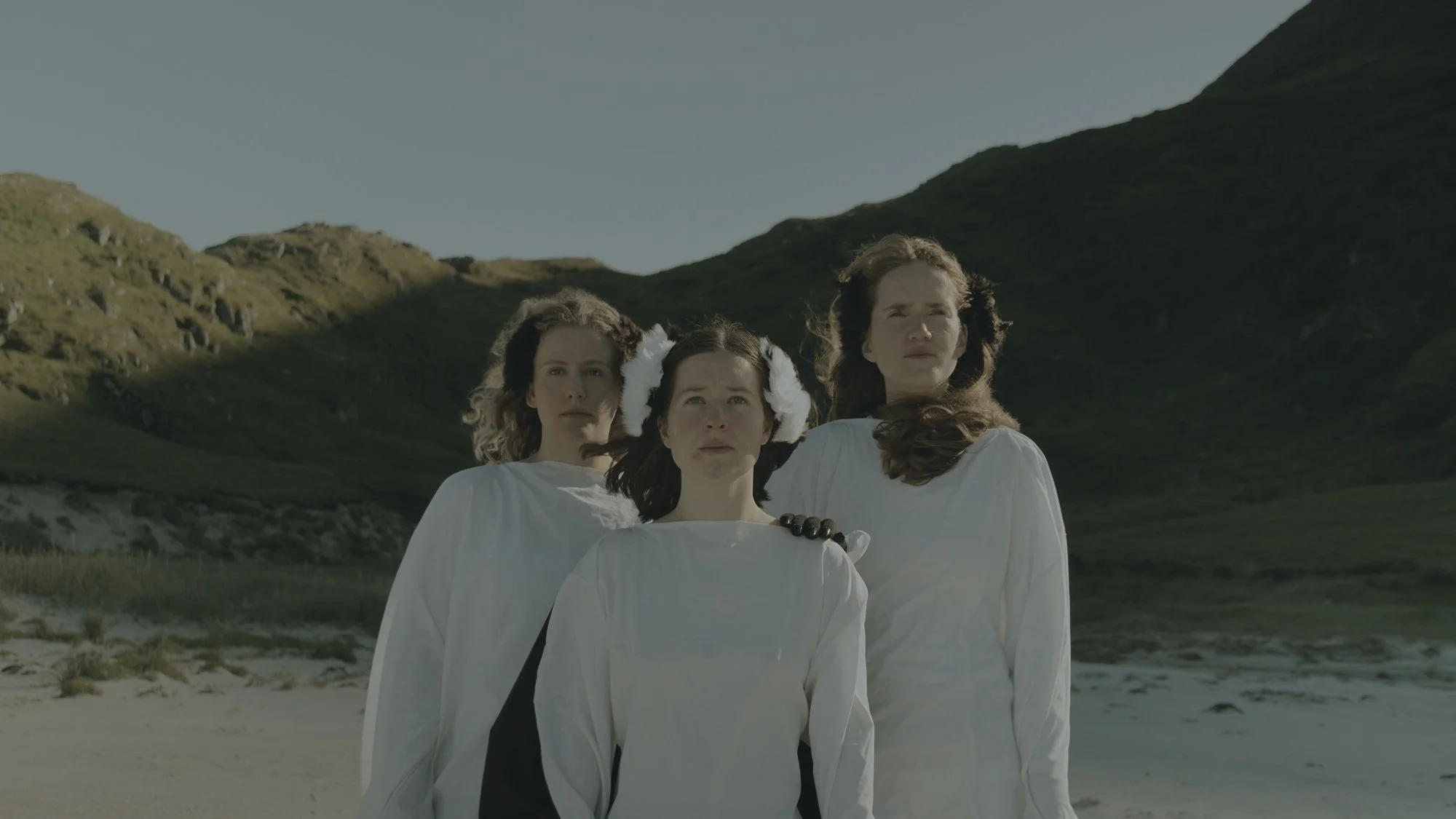   Choreographies towards loss  (2024) 4K video, stereo lyd, 60 min, stillbilde. Foto: Irene Kaltenborn 