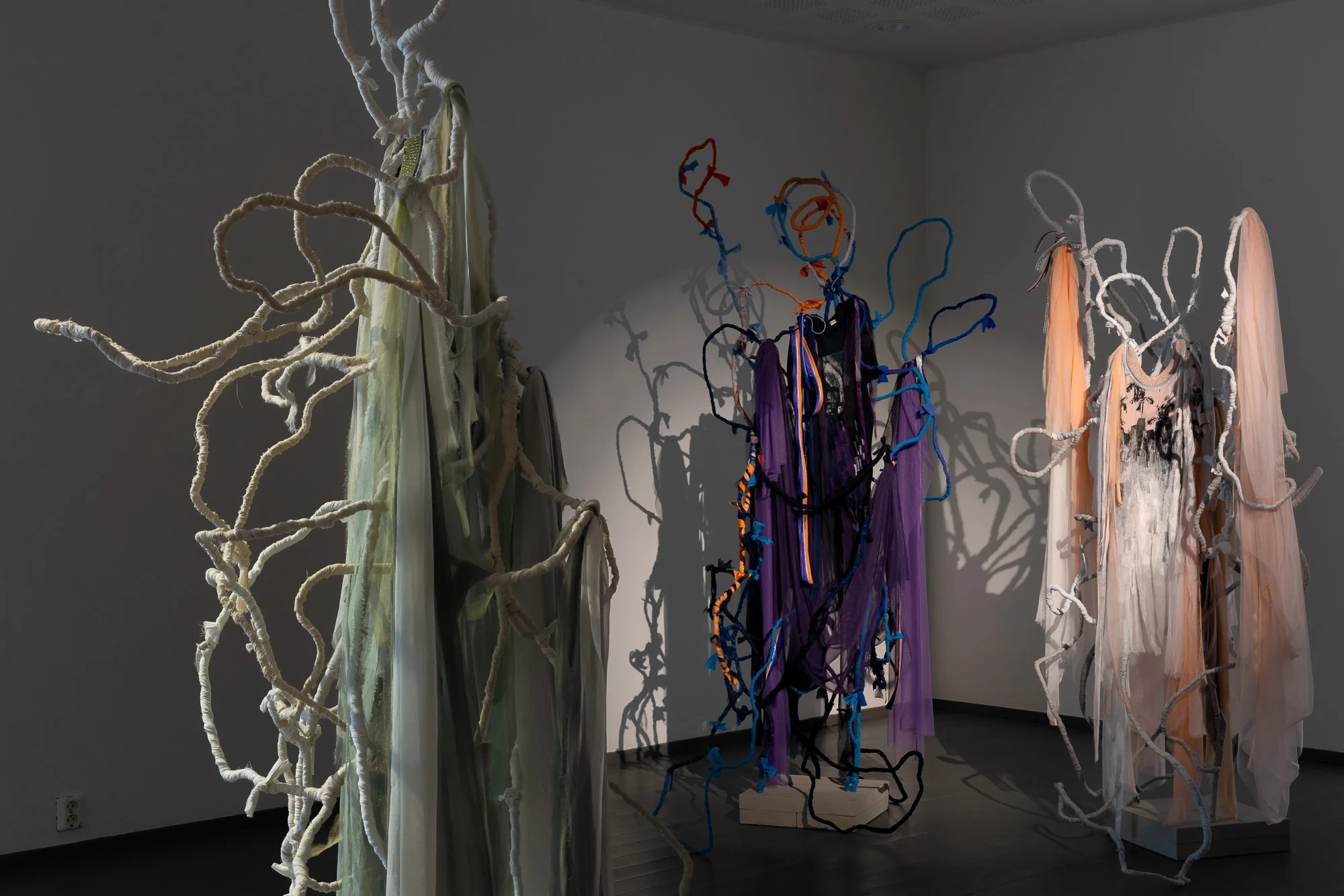  Fra utstillingen  Too Hot to Make Fashion: Tonje Plur  på Galleri Nord-Norge. Foto: Marvin Pope 