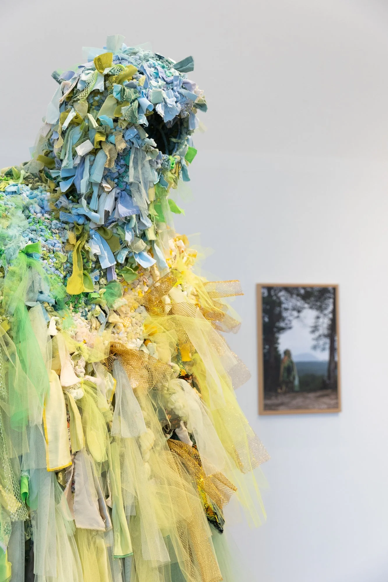  Fra utstillingen  Too Hot to Make Fashion: Tonje Plur  på Galleri Nord-Norge. Foto: Marvin Pope 
