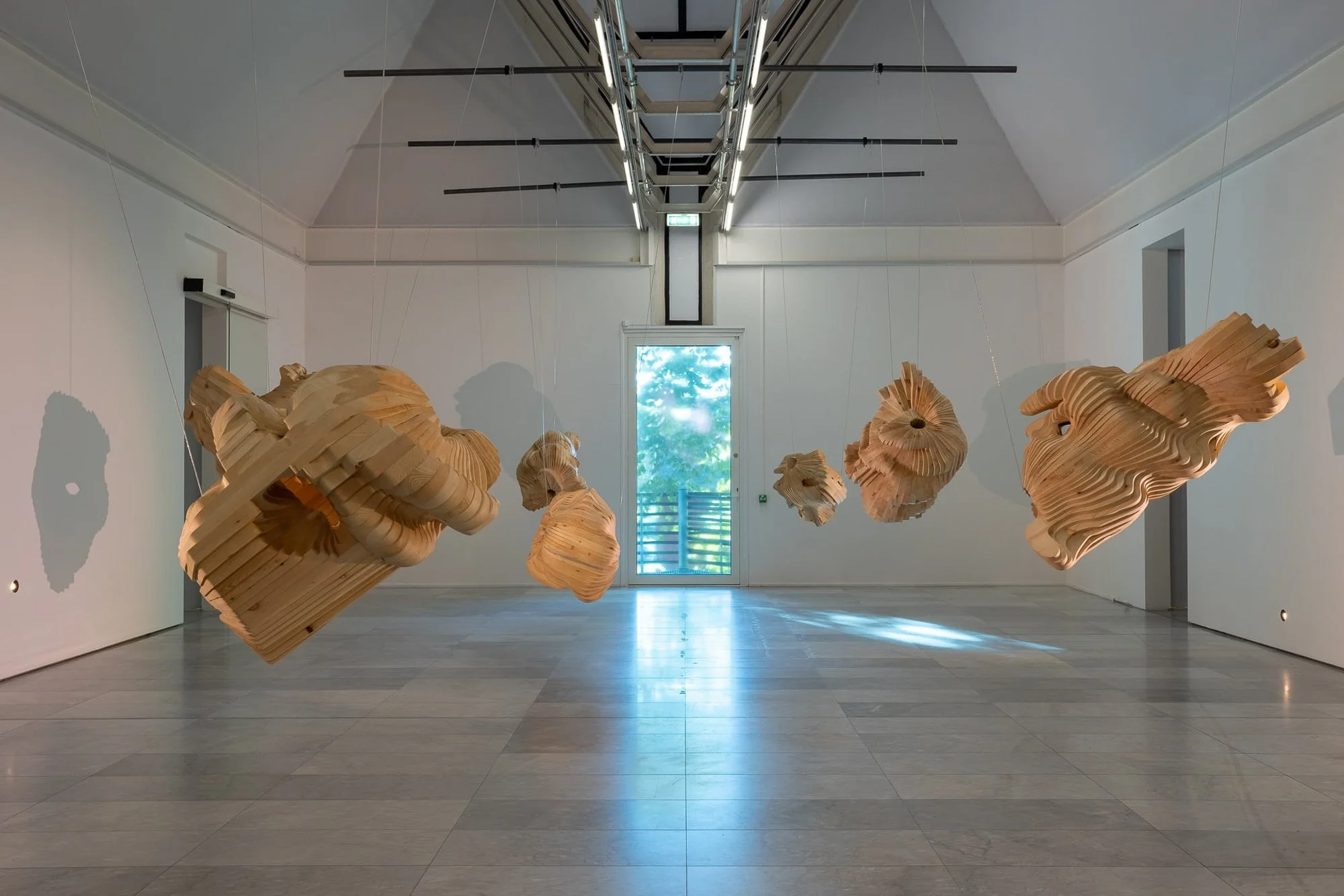   Bunden form  (2025) av Toril Johannessen, del av utstillingen Lorck Schive Kunstpris 2025 på Trondheim Kunstmuseum. Foto: Lili Zaneta 