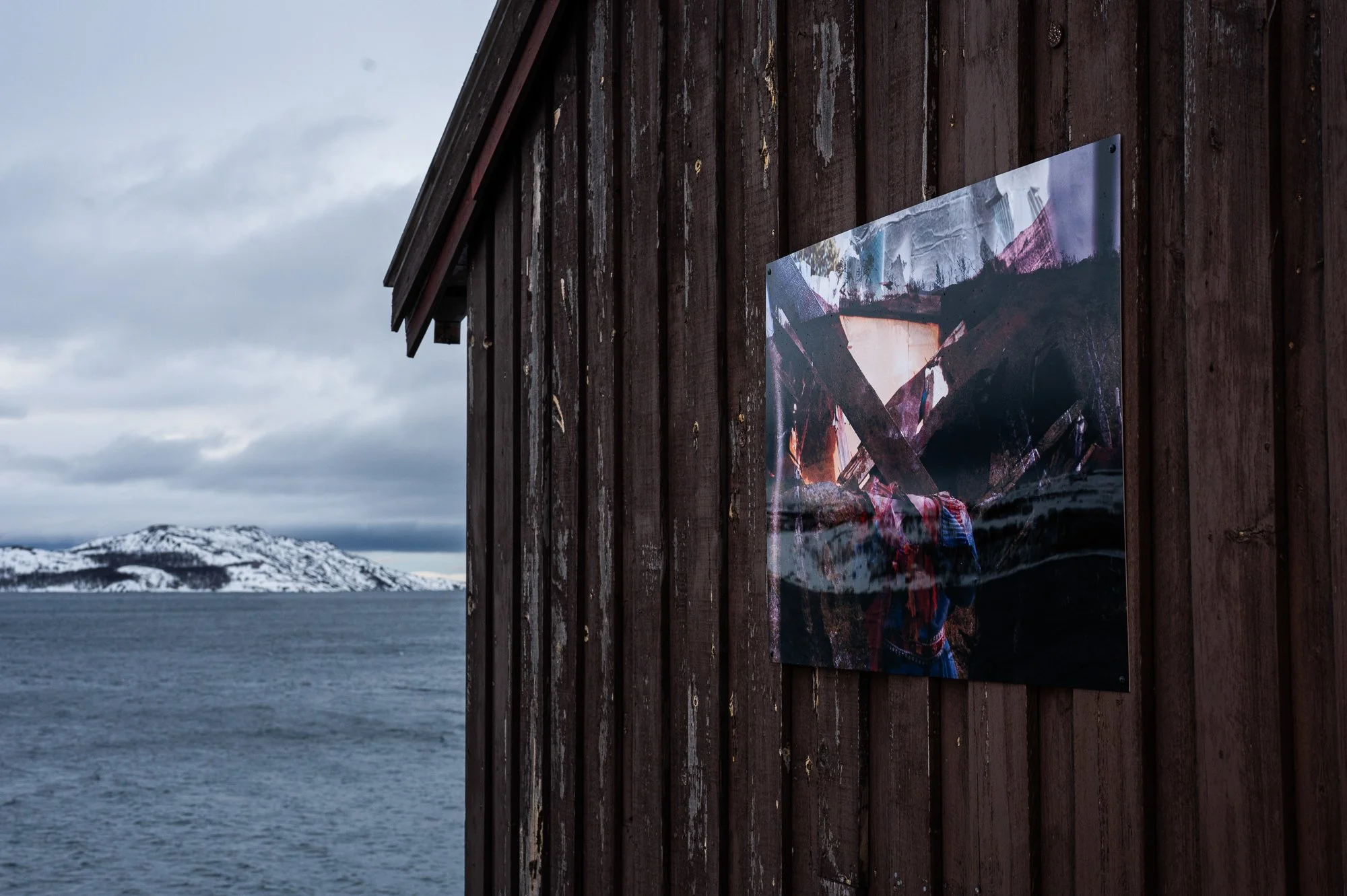  From  Emergency Weather  (2024–) by Lada Suomenrinne. Barents Spektakel 2025. Photo: Jouni Porsanger / Pikene på broen 