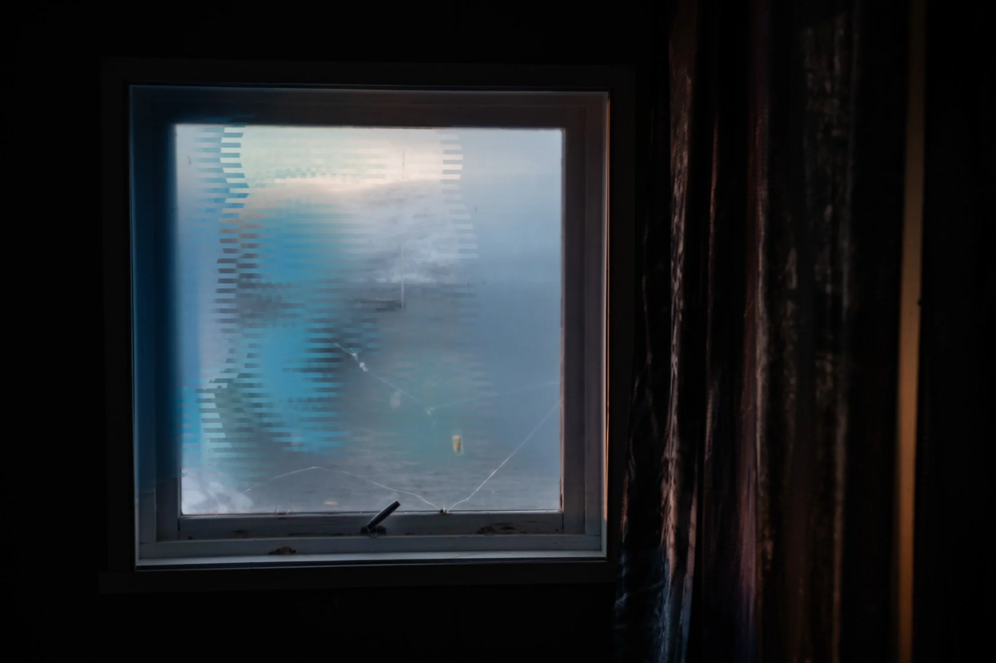  From  Emergency Weather  (2024–) by Lada Suomenrinne. Barents Spektakel 2025. Photo: Jouni Porsanger / Pikene på broen 