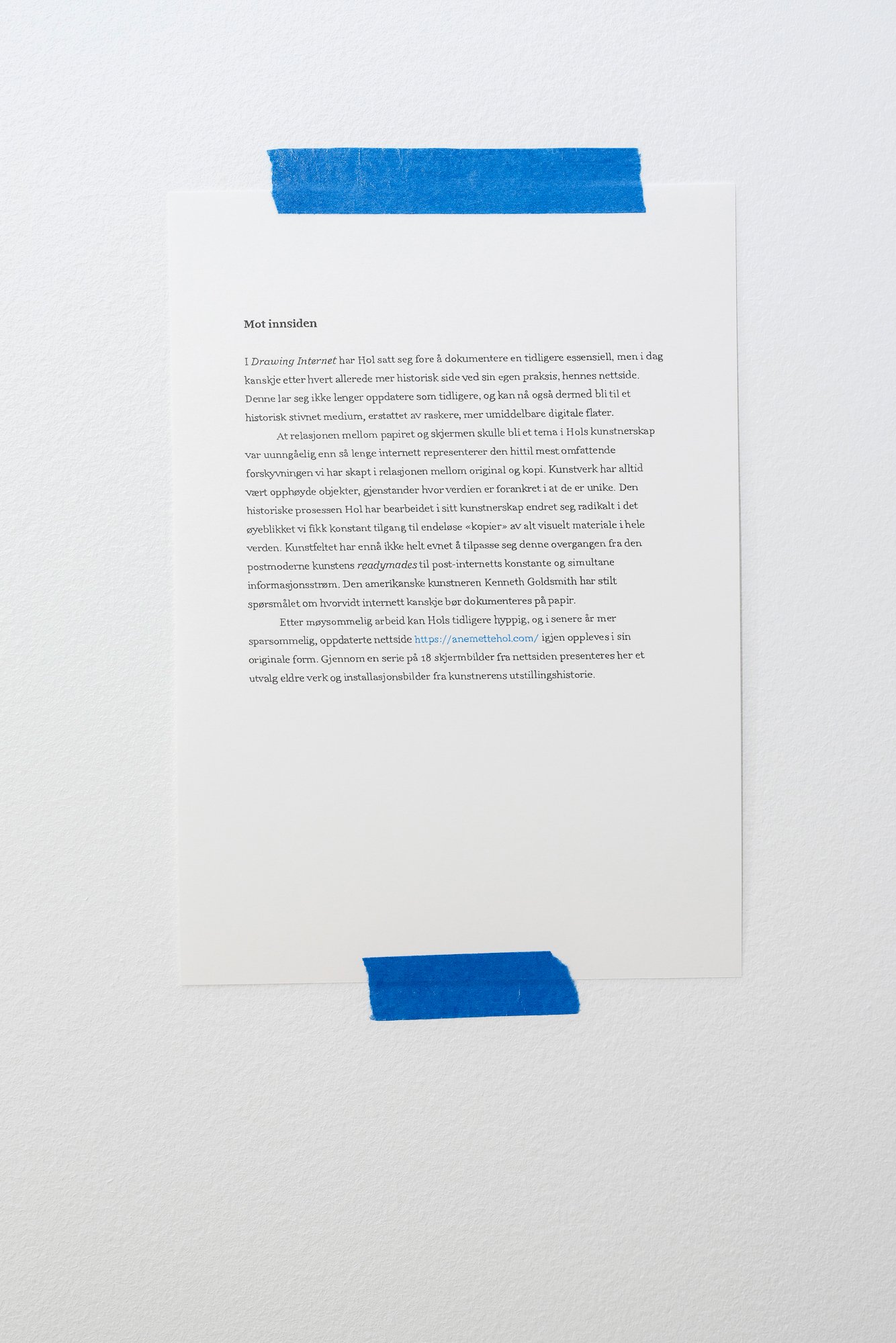  Fra Ane Mette Hols soloutstilling  Mot utsiden / mot innsiden , på Stormen kunst/dájdda. Foto: Dan Mariner 