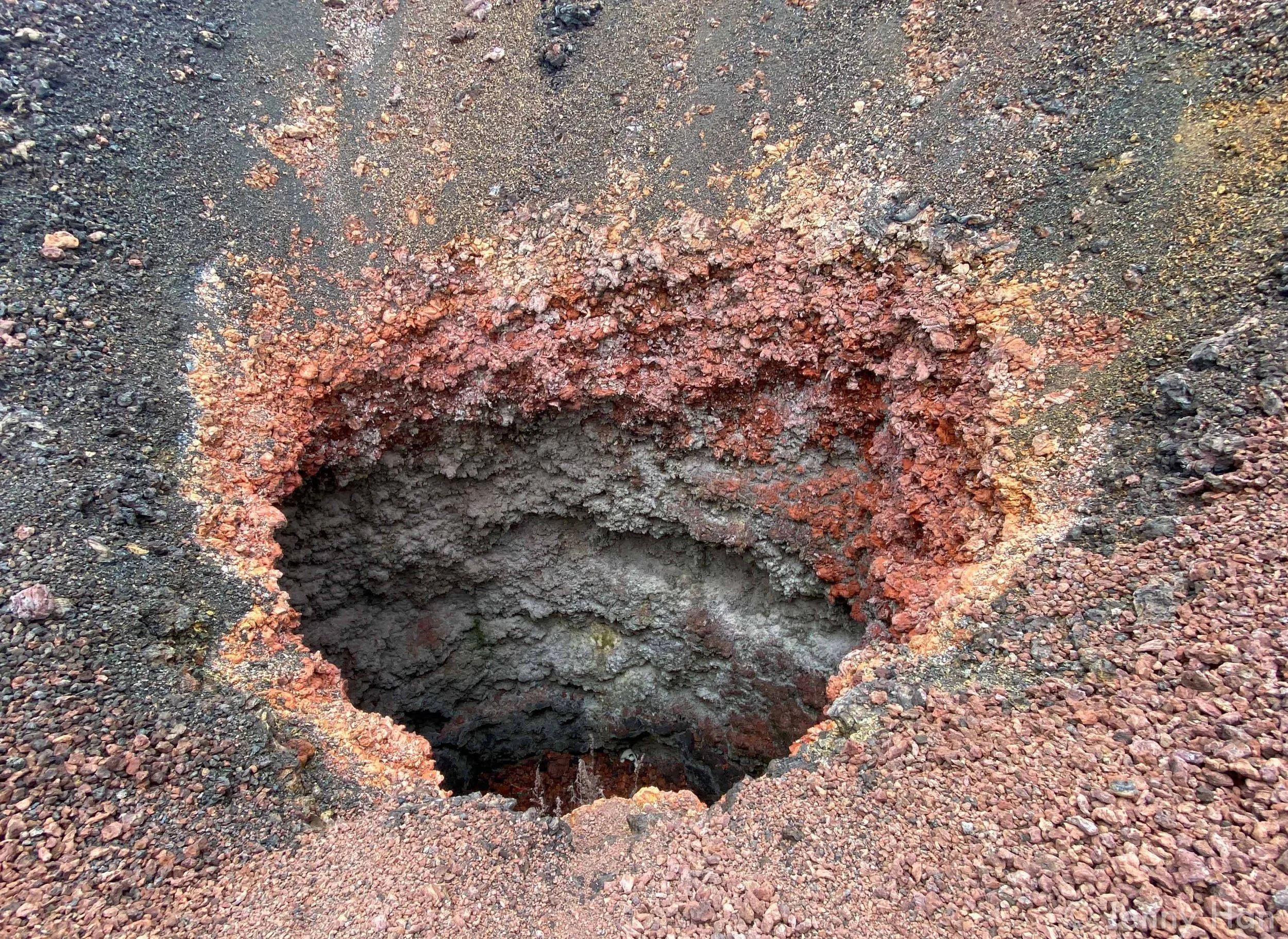 Volcan Chico Fissure Vent 2.jpg
