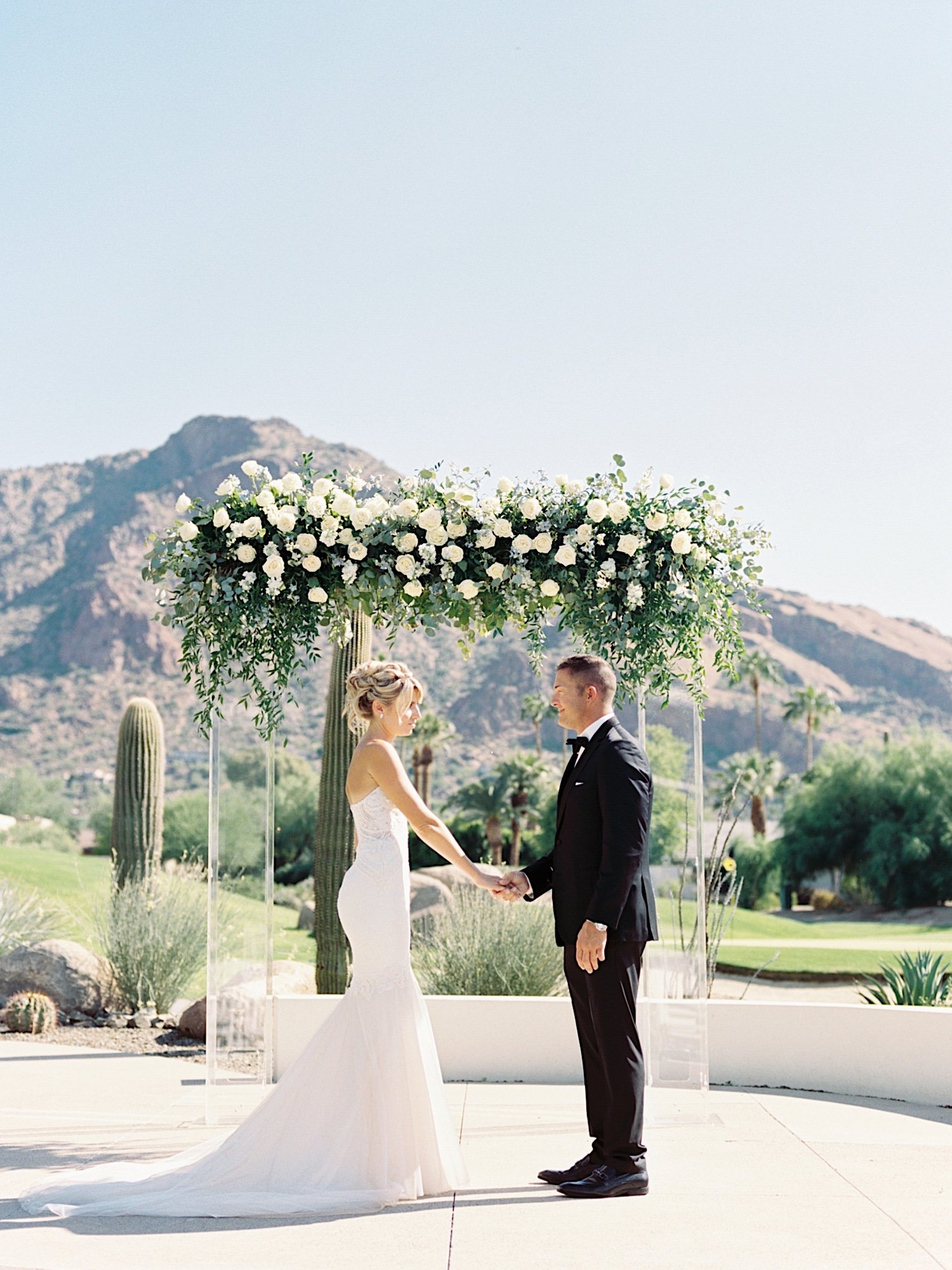 SajePhotography_IntimateSummerWeddingatMountainShadows- ParadiseValleyArizona-10.jpg