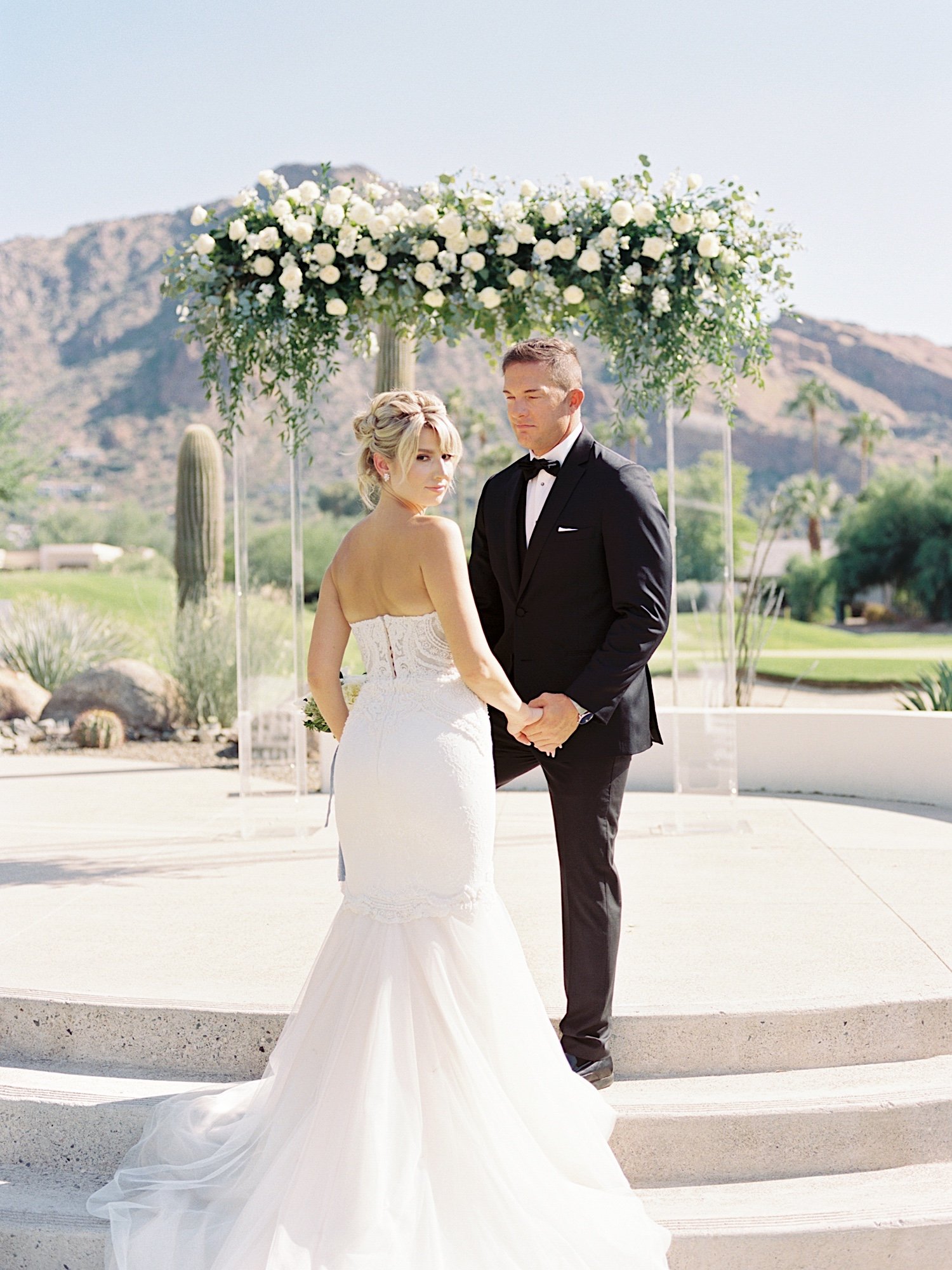 SajePhotography_IntimateSummerWeddingatMountainShadows- ParadiseValleyArizona-11.jpg