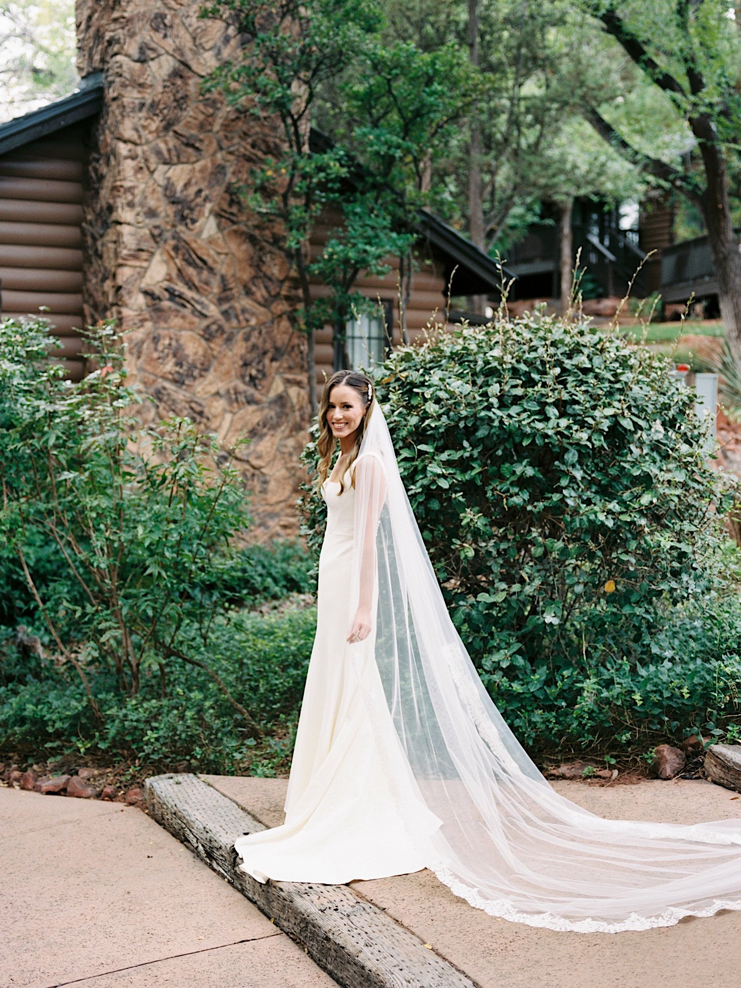 SajePhotography_CharmingGardenWeddingAtLaubergeSedona_2.jpg