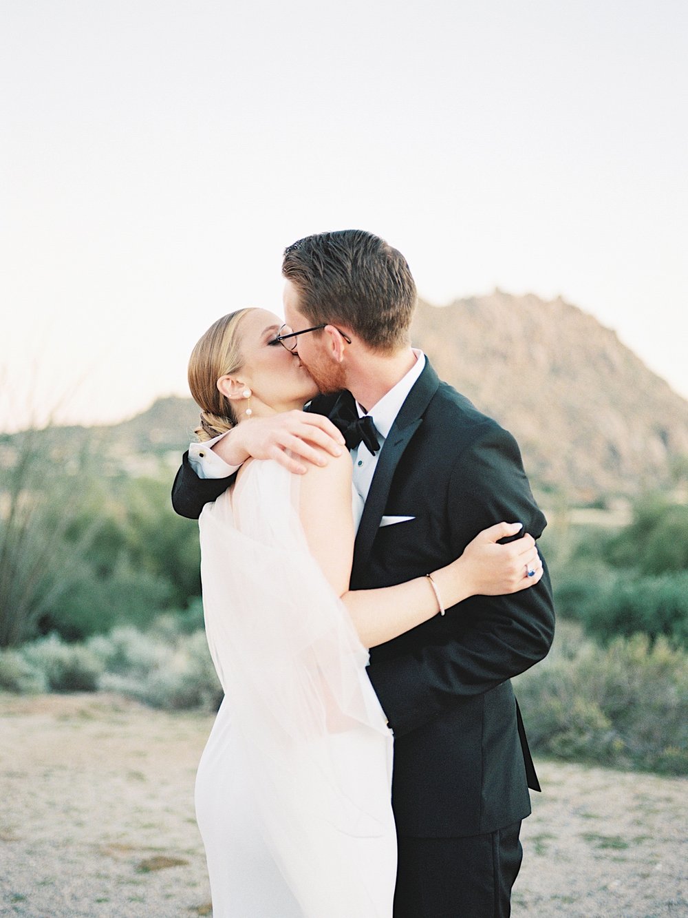 SajePhotography_RomanticFourSeasonScottsdaleArizonaWedding_44.jpg