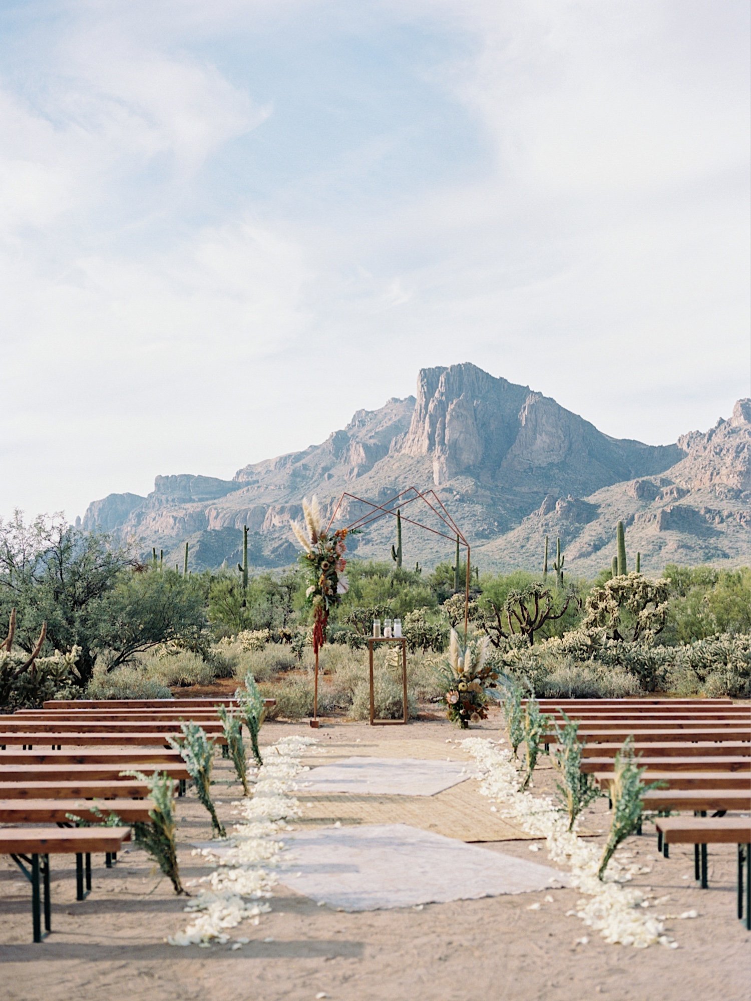 SajePhotography_ElegantBoho_SupersitionMountainElopement_ArizonaDesertWedding_13.jpg