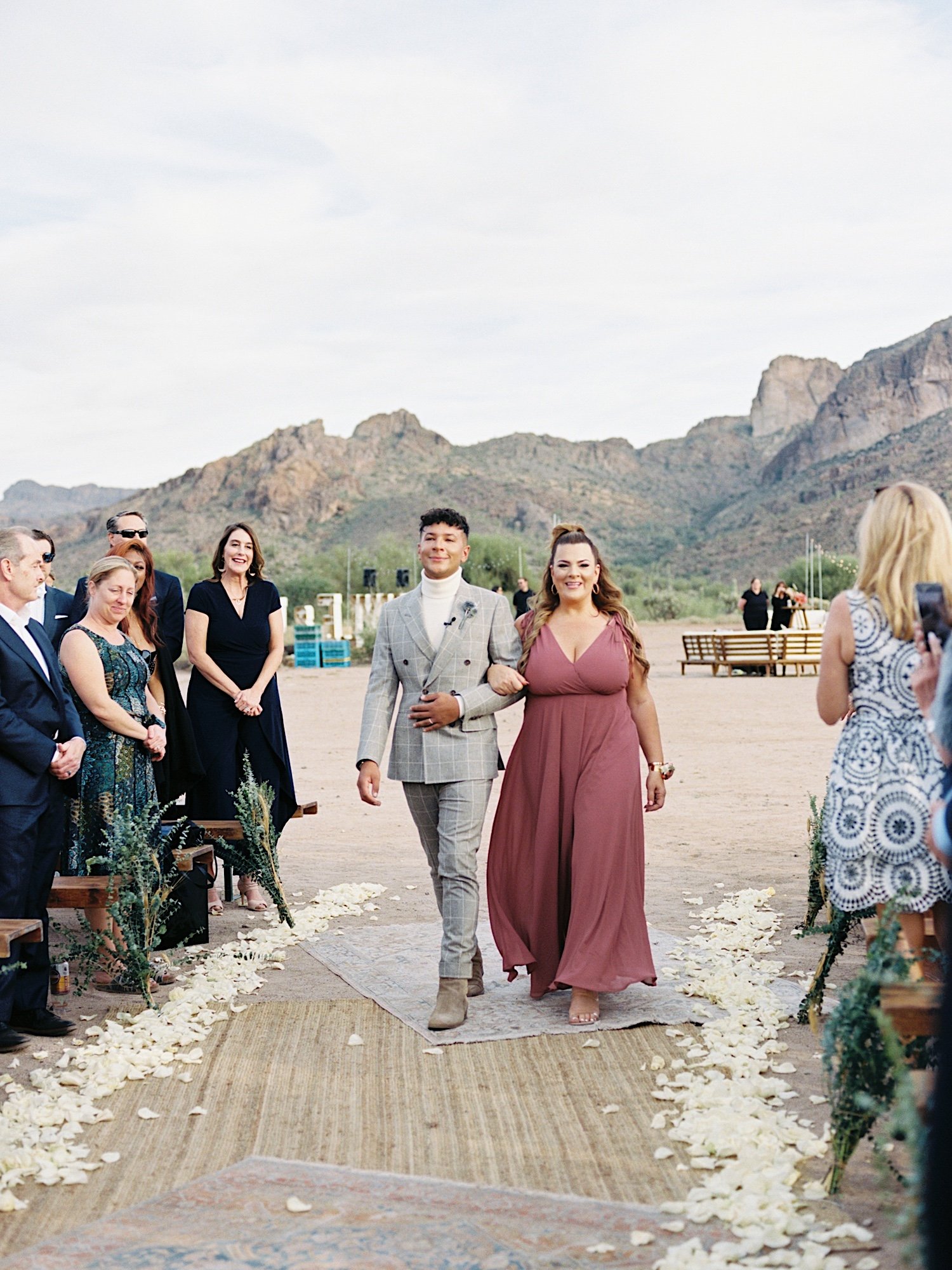 SajePhotography_ElegantBoho_SupersitionMountainElopement_ArizonaDesertWedding_18.jpg