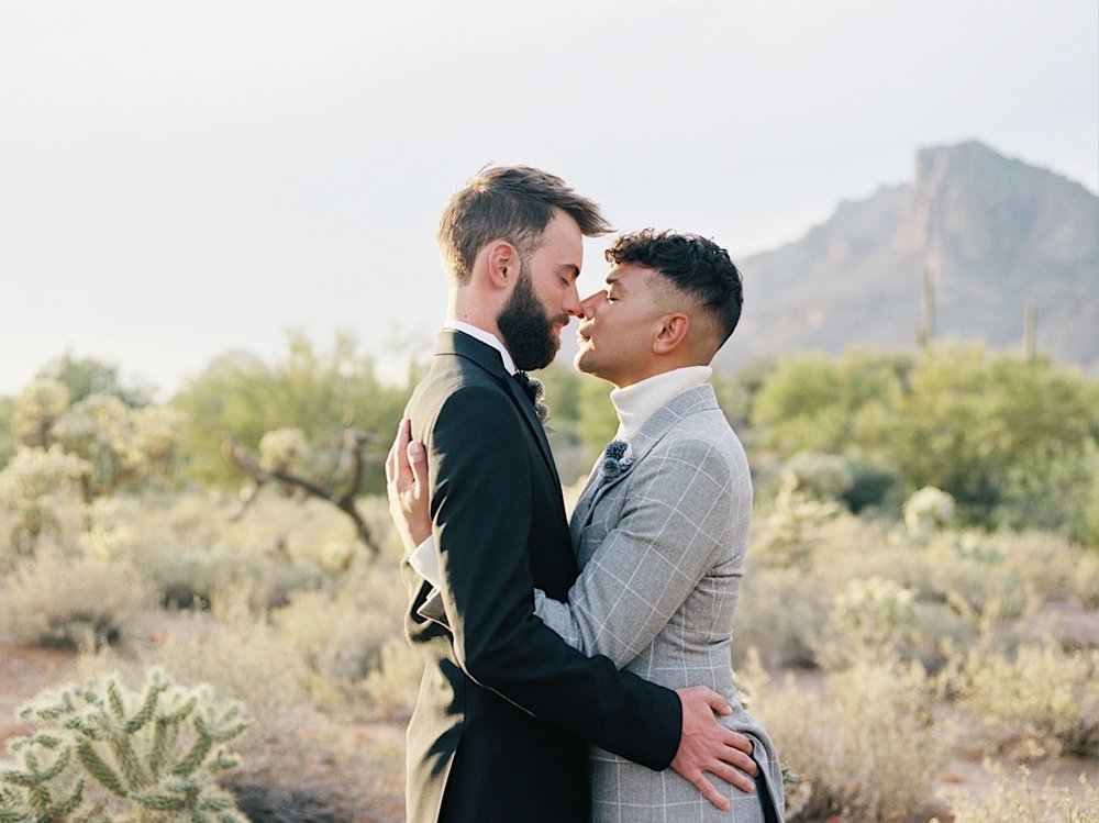 SajePhotography_ElegantBoho_SupersitionMountainElopement_ArizonaDesertWedding_25.jpg